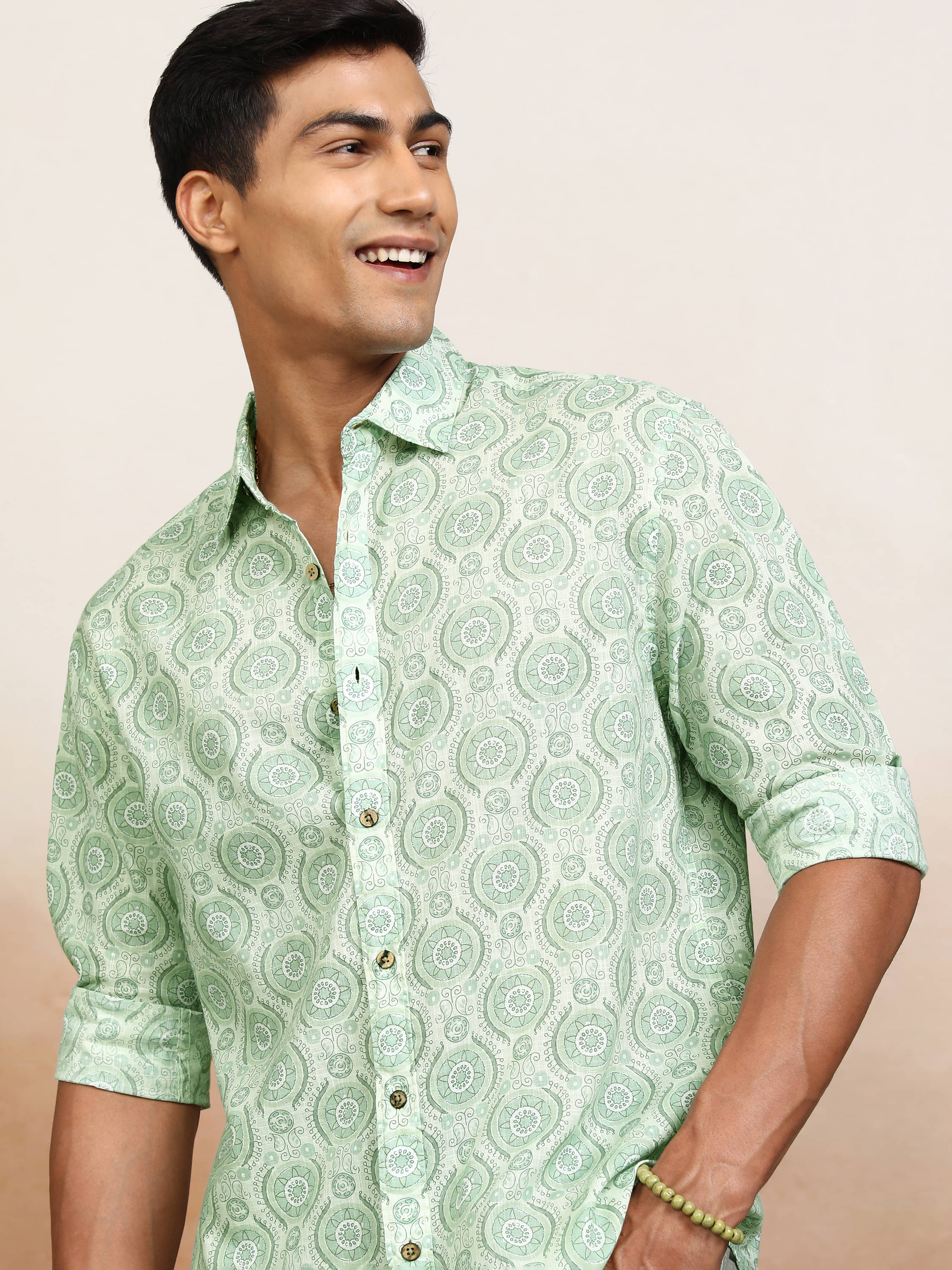 Highlander 100% Cotton Relaxed Fit Printed Full Sleeves Men's Casual Shirt - Light Green ( Pack of 1 ) Highlander 100% Cotton Relaxed Fit Printed Full Sleeves Men's Casual Shirt - Light Green ( Pack of 1 )