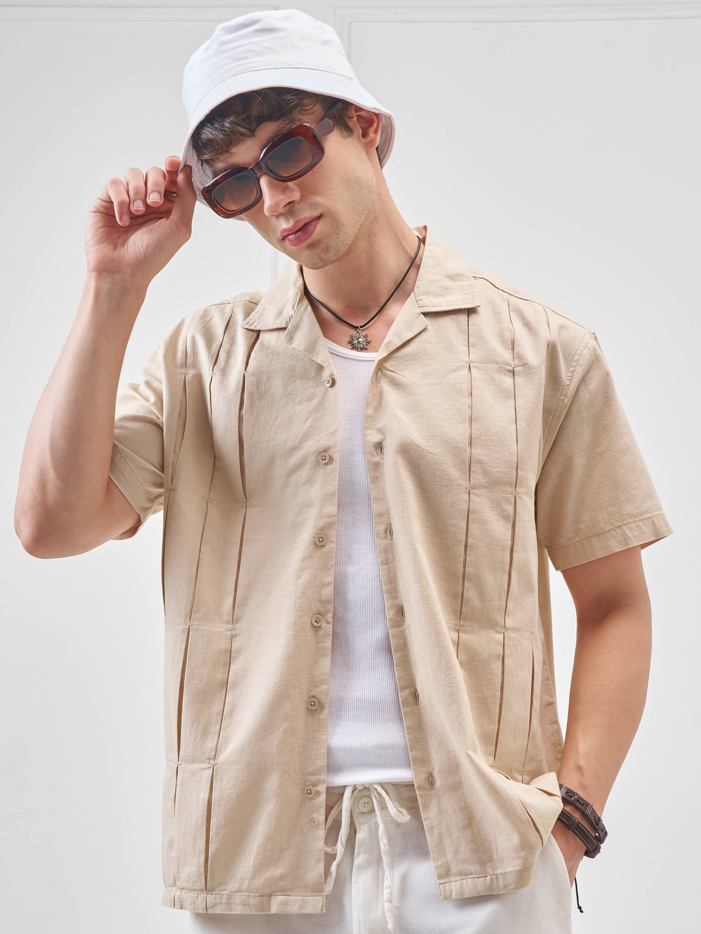     			Highlander 100% Cotton Relaxed Fit Self Design Half Sleeves Men's Casual Shirt - Beige ( Pack of 1 )