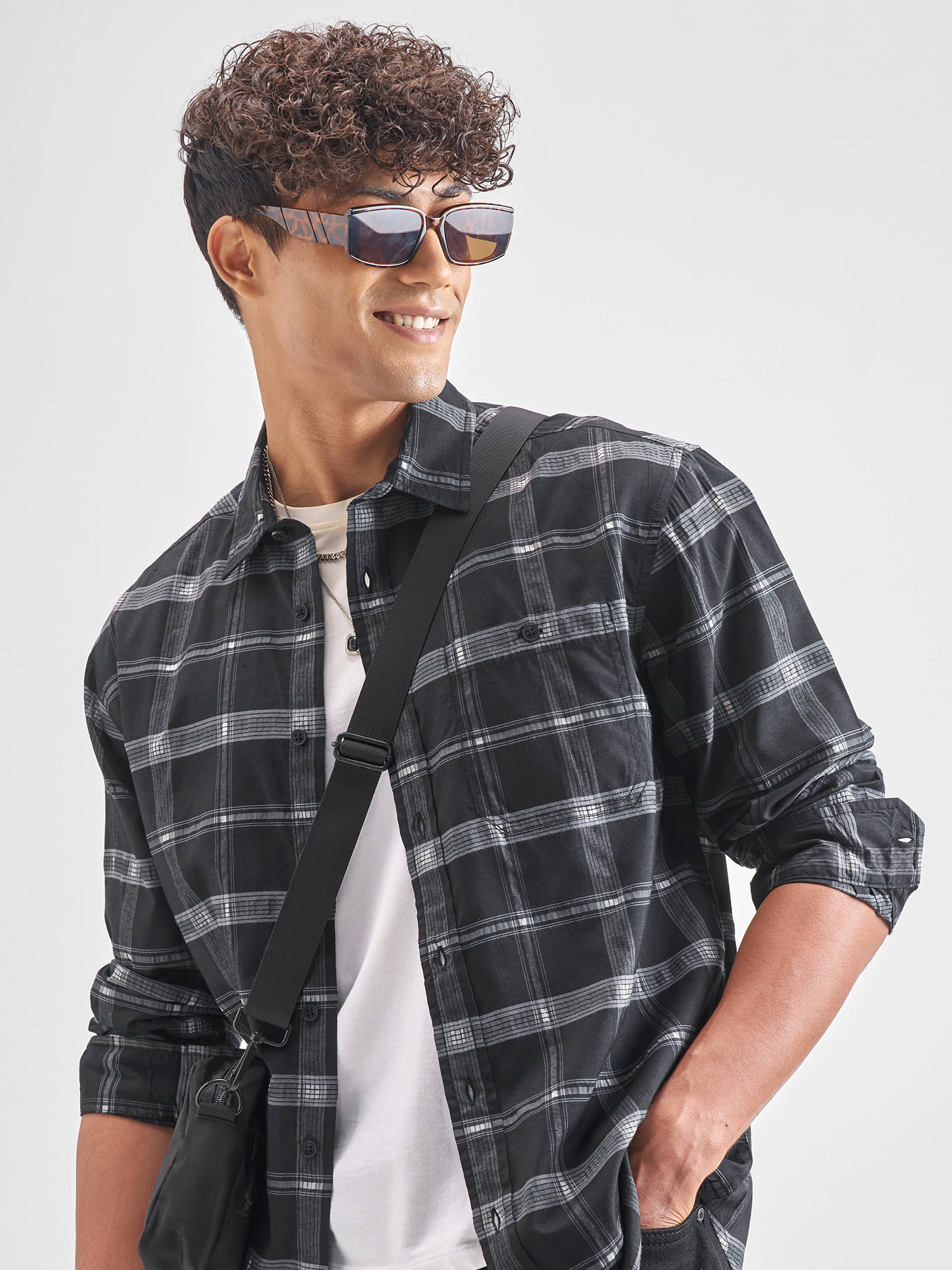 Highlander Viscose Relaxed Fit Checks Full Sleeves Men's Casual Shirt - Black ( Pack of 1 )