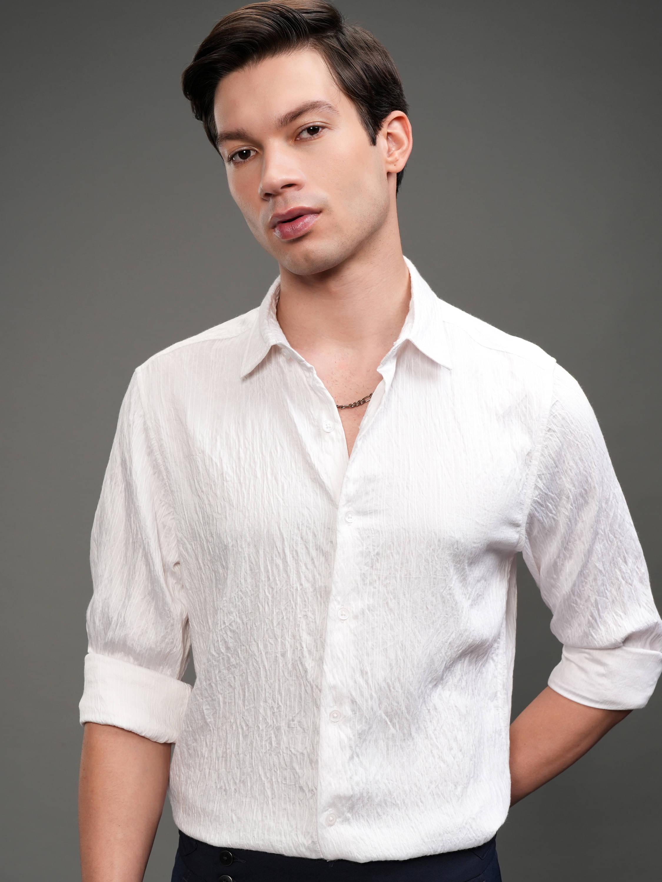     			Highlander Viscose Slim Fit Self Design Full Sleeves Men's Casual Shirt - White ( Pack of 1 )