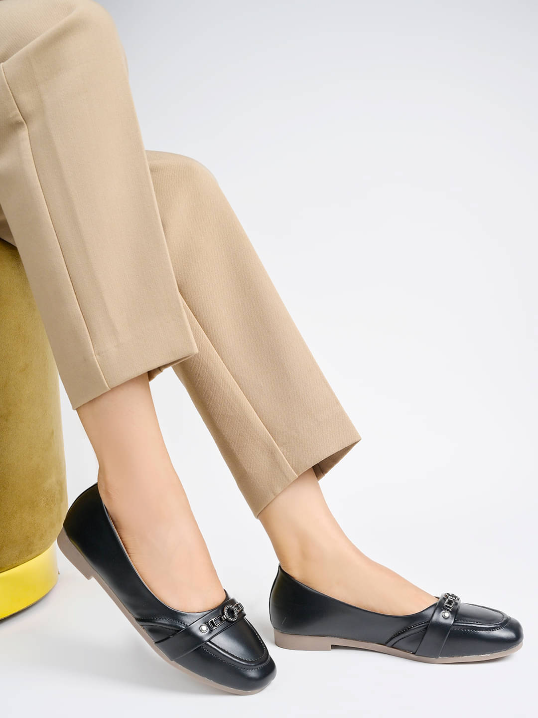     			Shoetopia Black Women's Casual Ballerinas