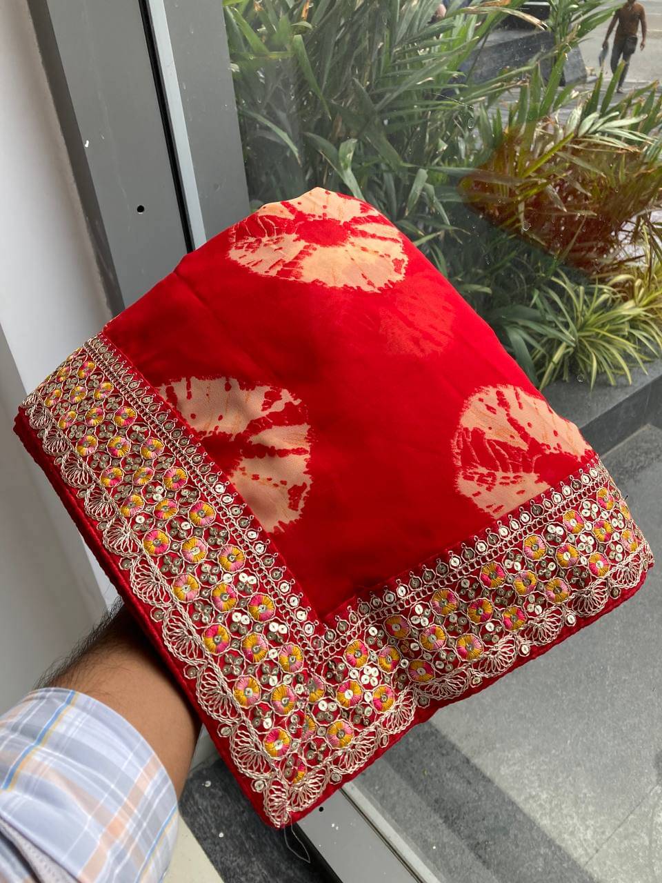 Nil Madhav Art Georgette Embroidered Regular Saree With Unstitched Blouse Piece ( Red ) Nil Madhav Art Georgette Embroidered Regular Saree With Unstitched Blouse Piece ( Red )