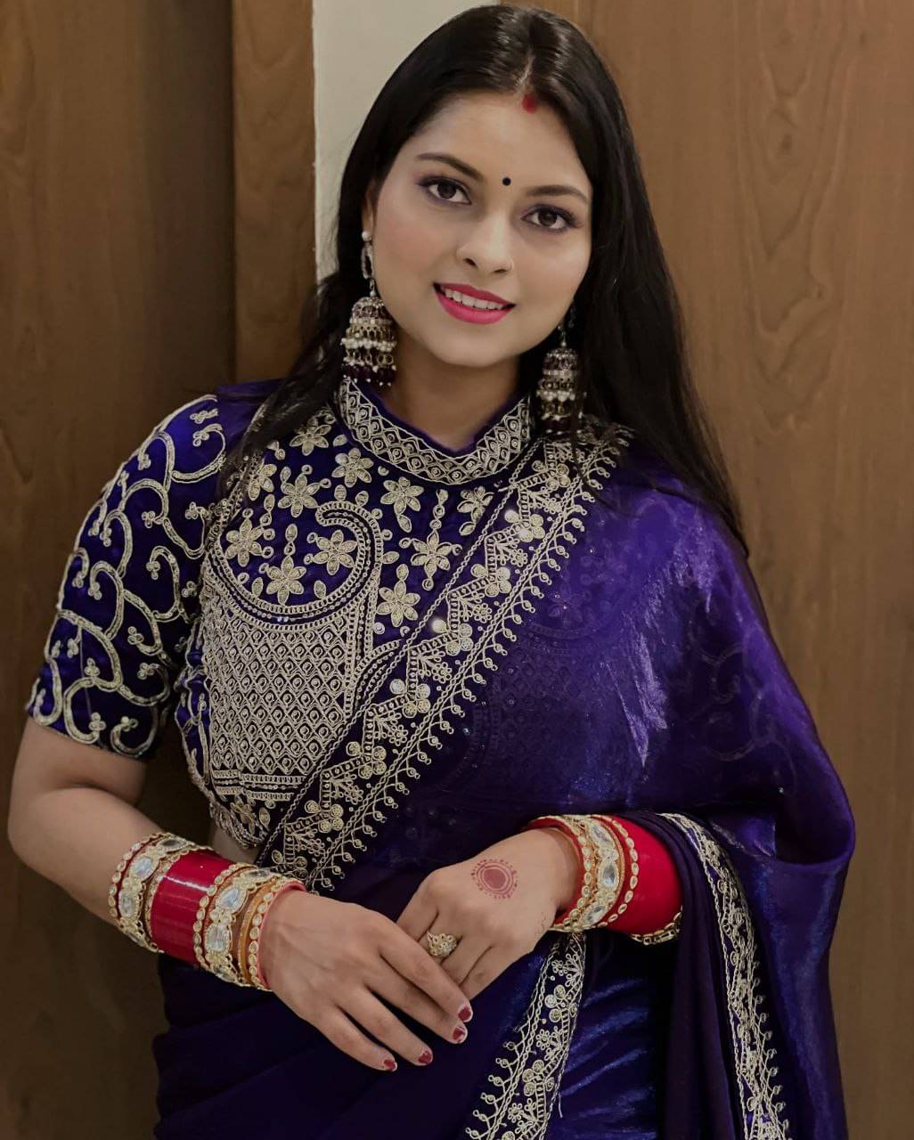     			Nil Madhav Art Silk Blend Embroidered Regular Saree With Unstitched Blouse Piece ( Blue )