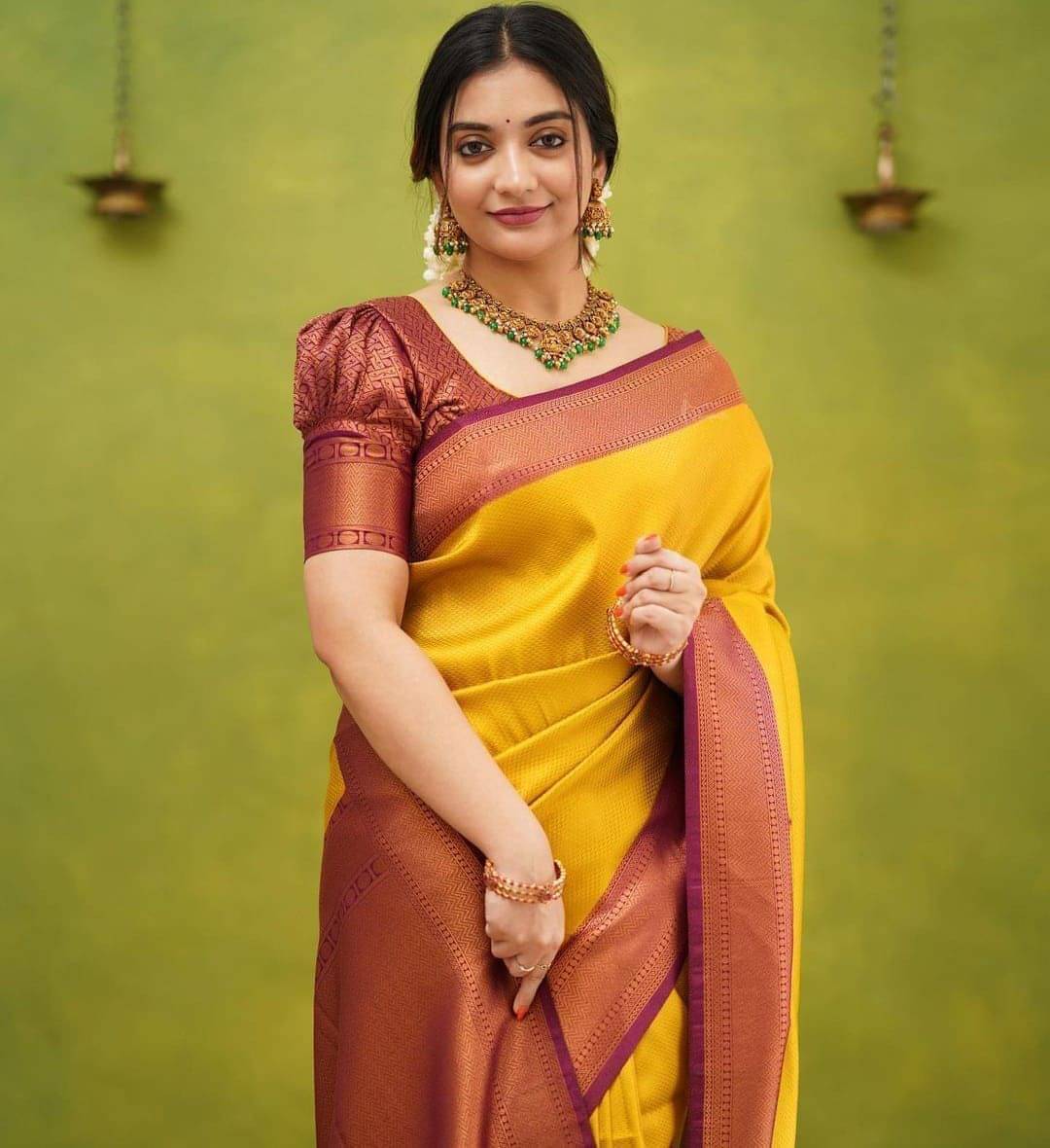 Spetila Silk Blend Woven Design Kanjeevaram Sarees With Unstitched Blouse Piece ( Yellow ) Spetila Silk Blend Woven Design Kanjeevaram Sarees With Unstitched Blouse Piece ( Yellow )