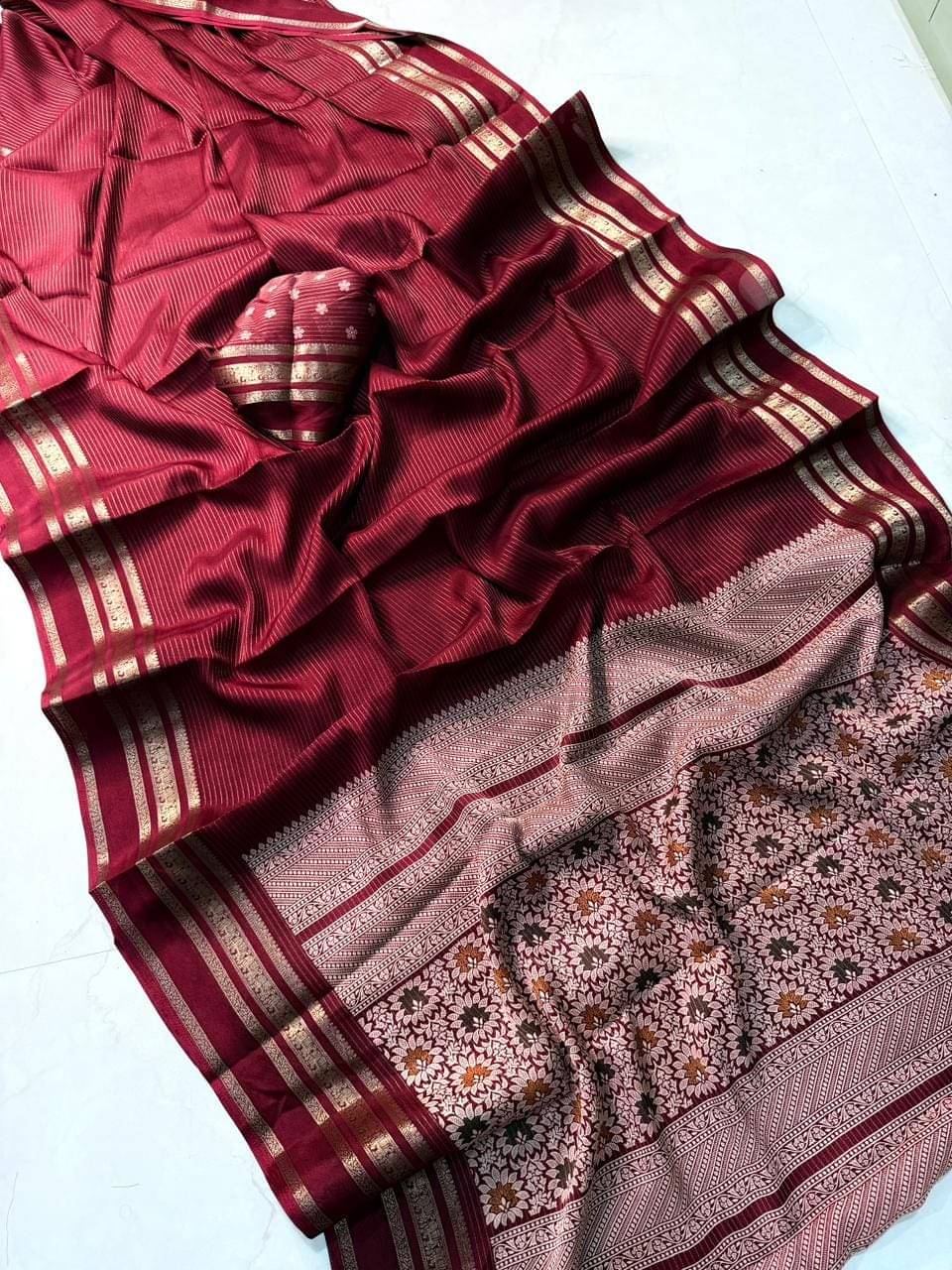 get the look Silk Woven Banarasi saree With Unstitched Blouse Piece ( Maroon ) get the look Silk Woven Banarasi saree With Unstitched Blouse Piece ( Maroon )