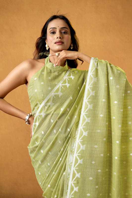 BFM Linen Woven Regular Saree With Unstitched Blouse Piece ( Green ) BFM Linen Woven Regular Saree With Unstitched Blouse Piece ( Green )