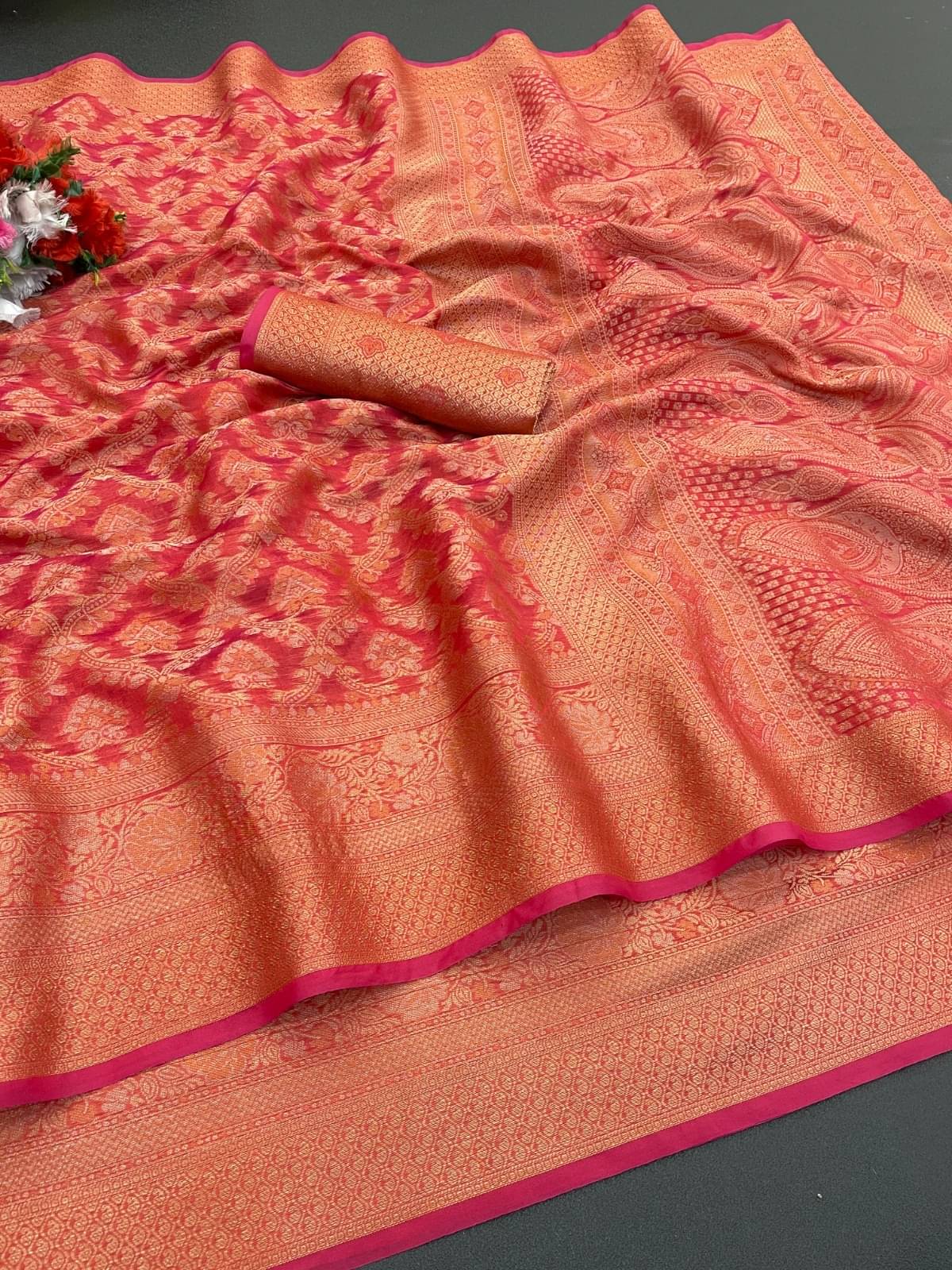     			JULEE Organza Printed Regular Saree With Unstitched Blouse Piece ( Peach )