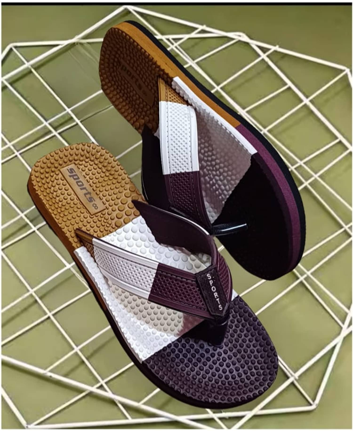     			AEROMAS Maroon Men's Daily Slipper