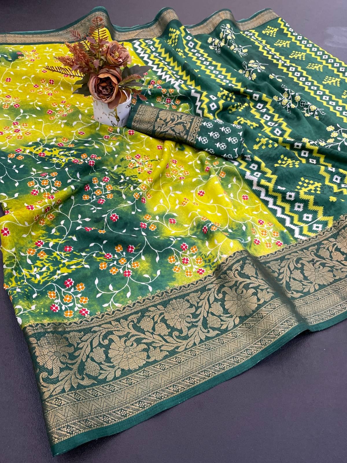     			Lady Shopi Art Silk Printed Regular Saree With Unstitched Blouse Piece ( Green )