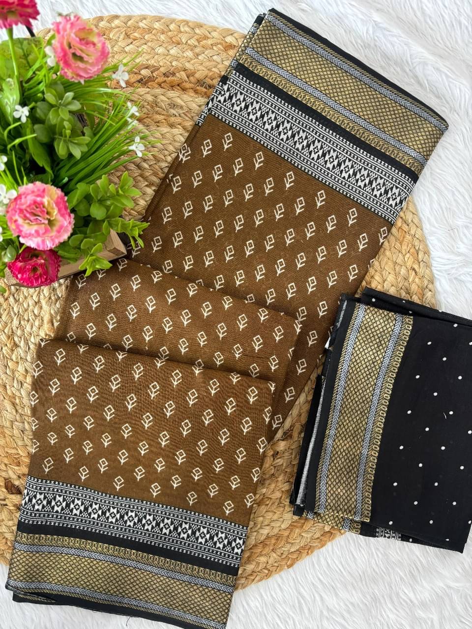 Shree Ganesh Creation Cotton Printed Banarasi saree With Unstitched Blouse Piece ( Brown ) Shree Ganesh Creation Cotton Printed Banarasi saree With Unstitched Blouse Piece ( Brown )