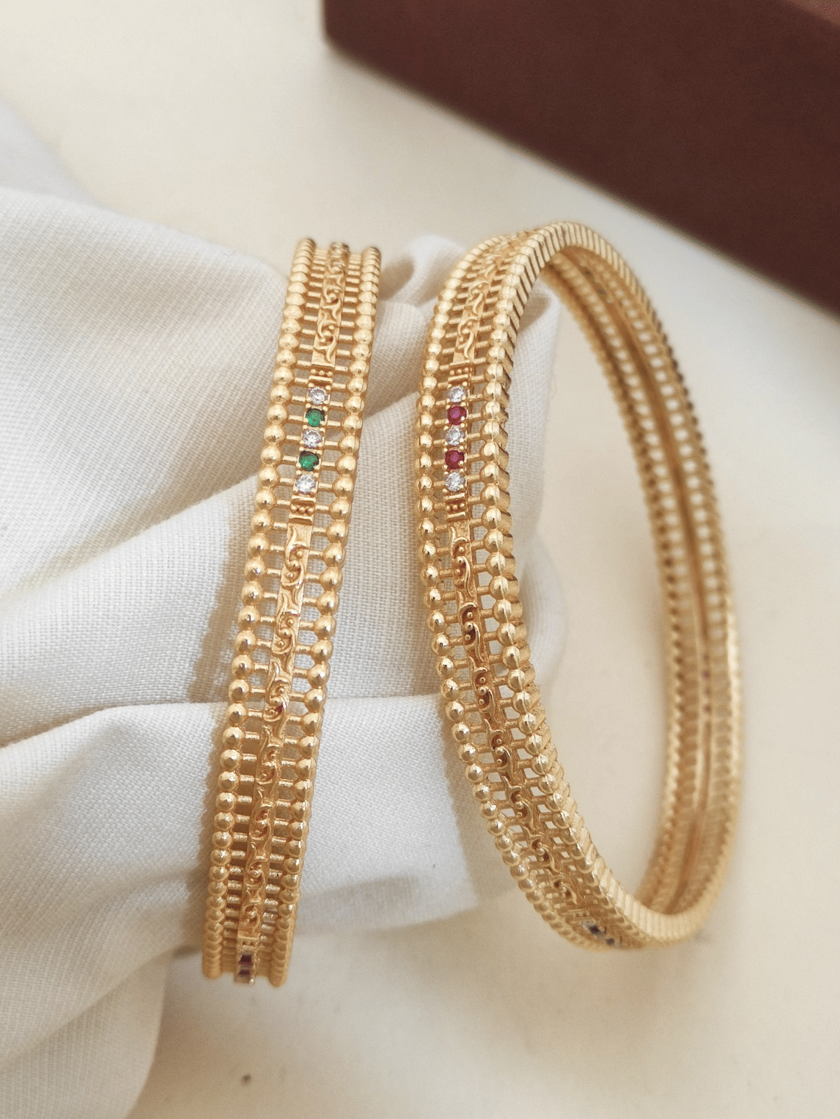     			KeonCrown Gold Bangle ( Pack of 2 )