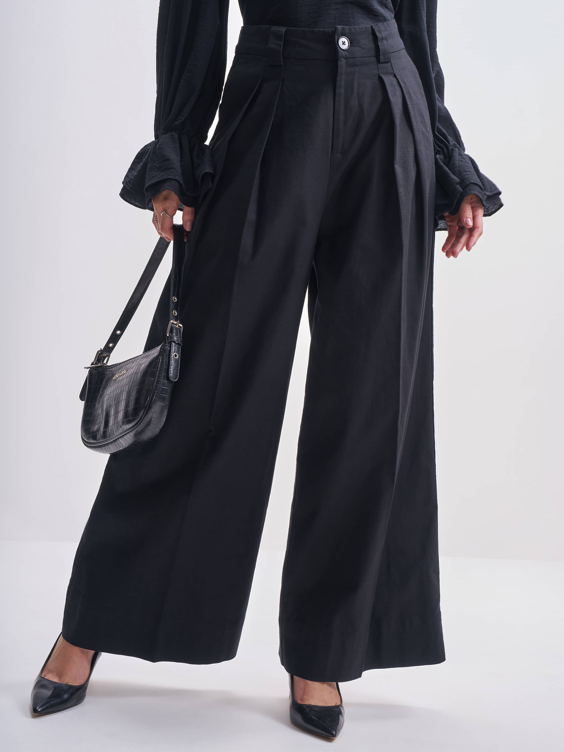     			Tokyo Talkies Women Cotton Blend Wide Leg Trousers ( Black )