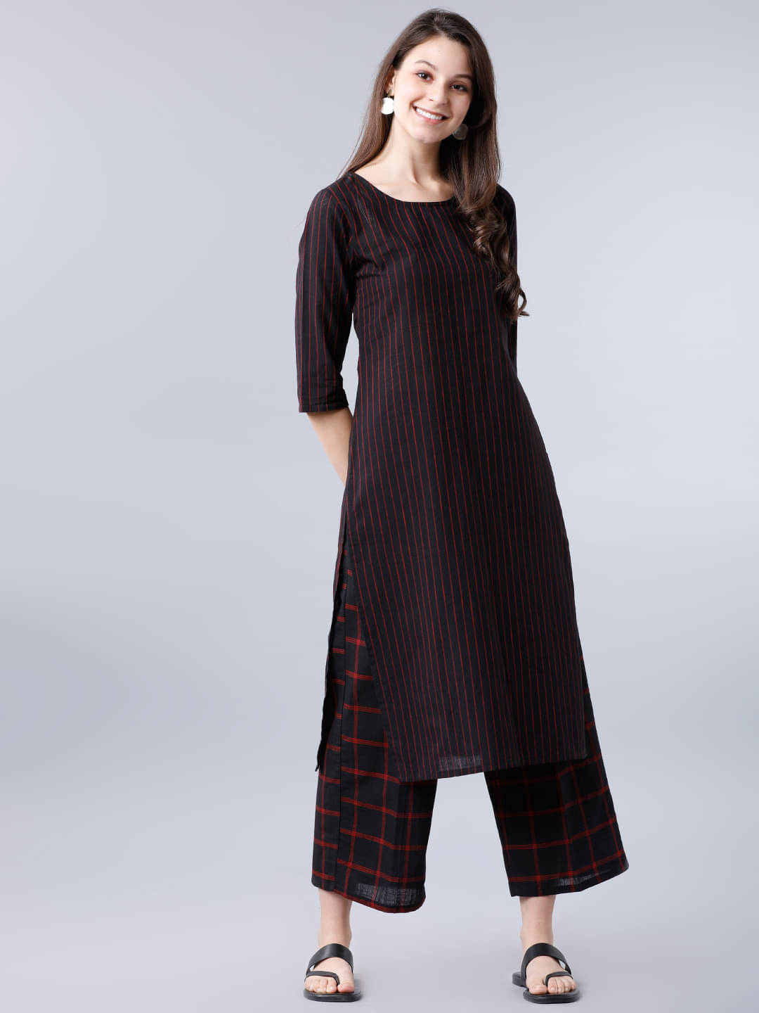 Vishudh Women Cotton Striped Straight Kurti ( Black ) Vishudh Women Cotton Striped Straight Kurti ( Black )