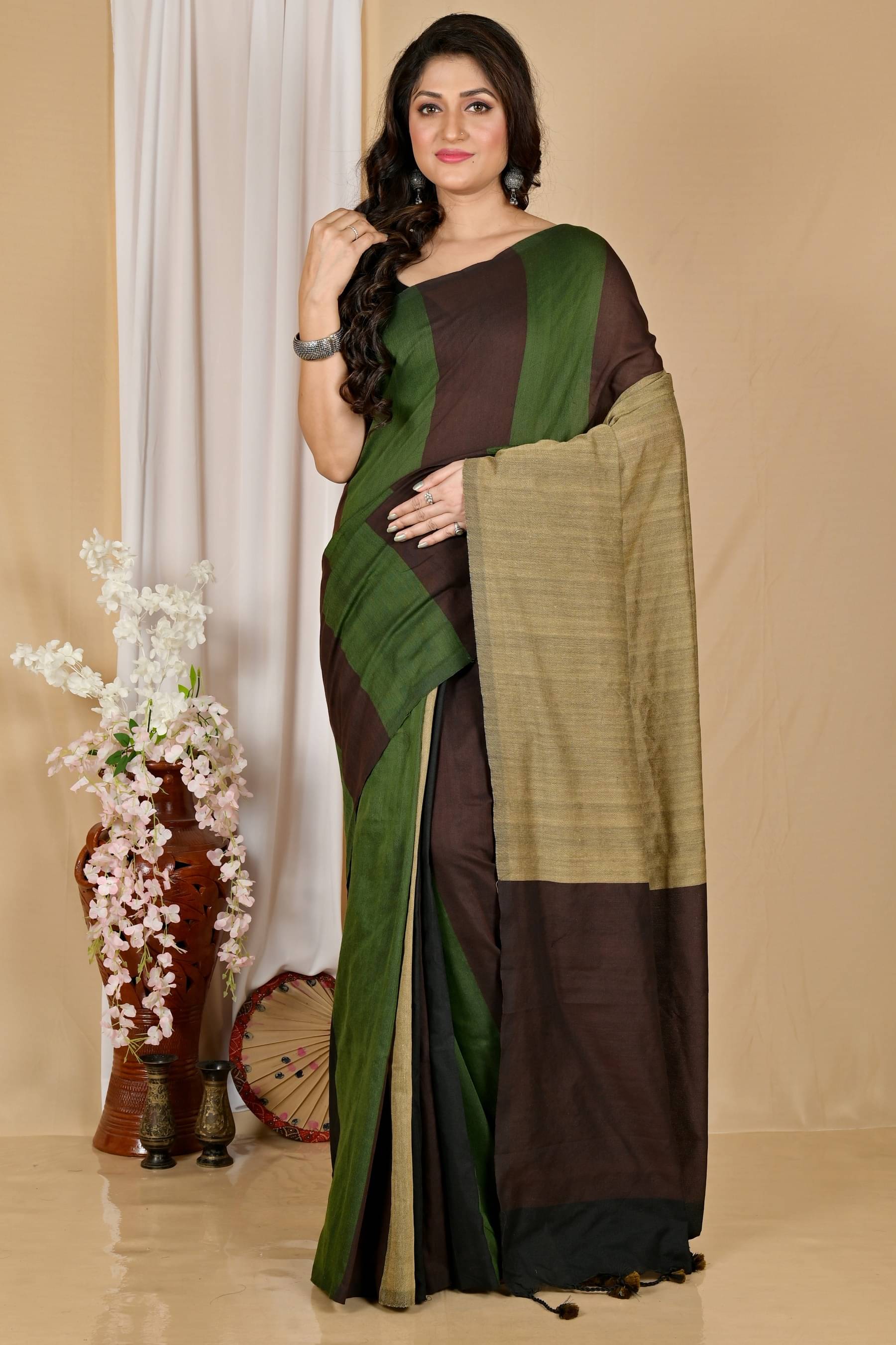     			Zayraa Cotton Blend Self Design Tant Saree With Unstitched Blouse Piece ( Multicolor )