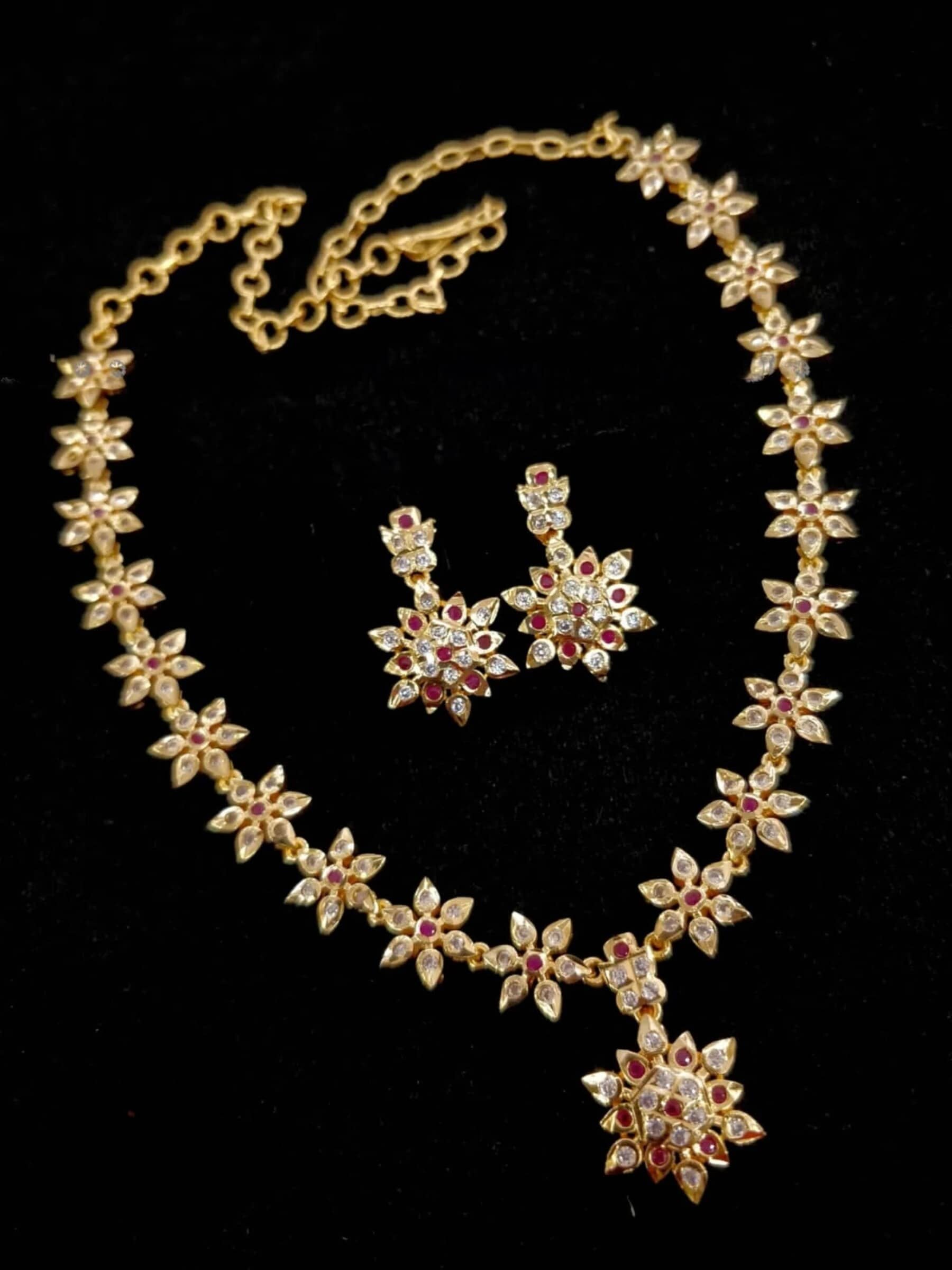 ROFARWORD Gold Brass Necklace Set ( Pack of 1 )