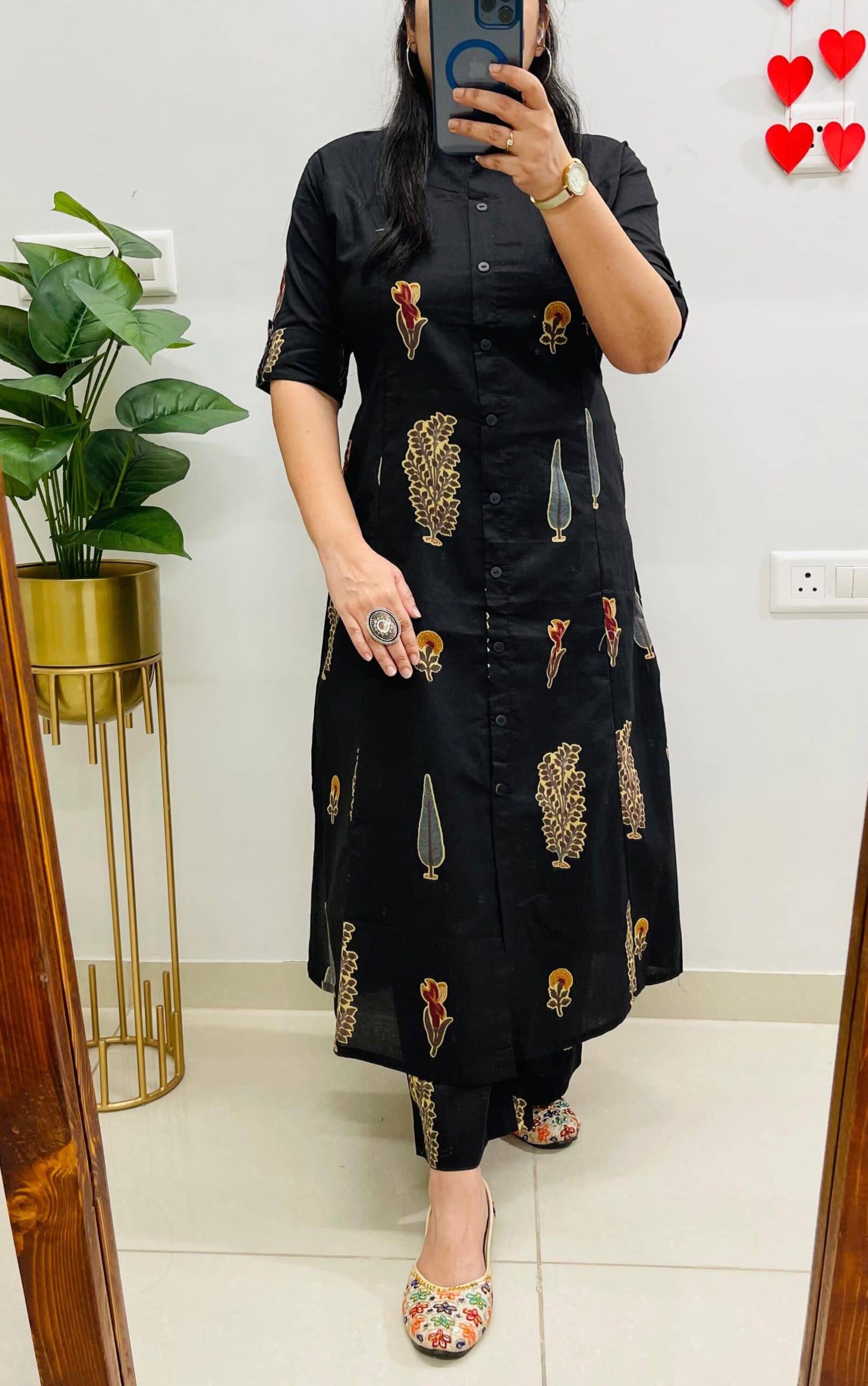 YAGNIK FASHION Women Rayon Printed A-line Kurti With Palazzo ( Black )