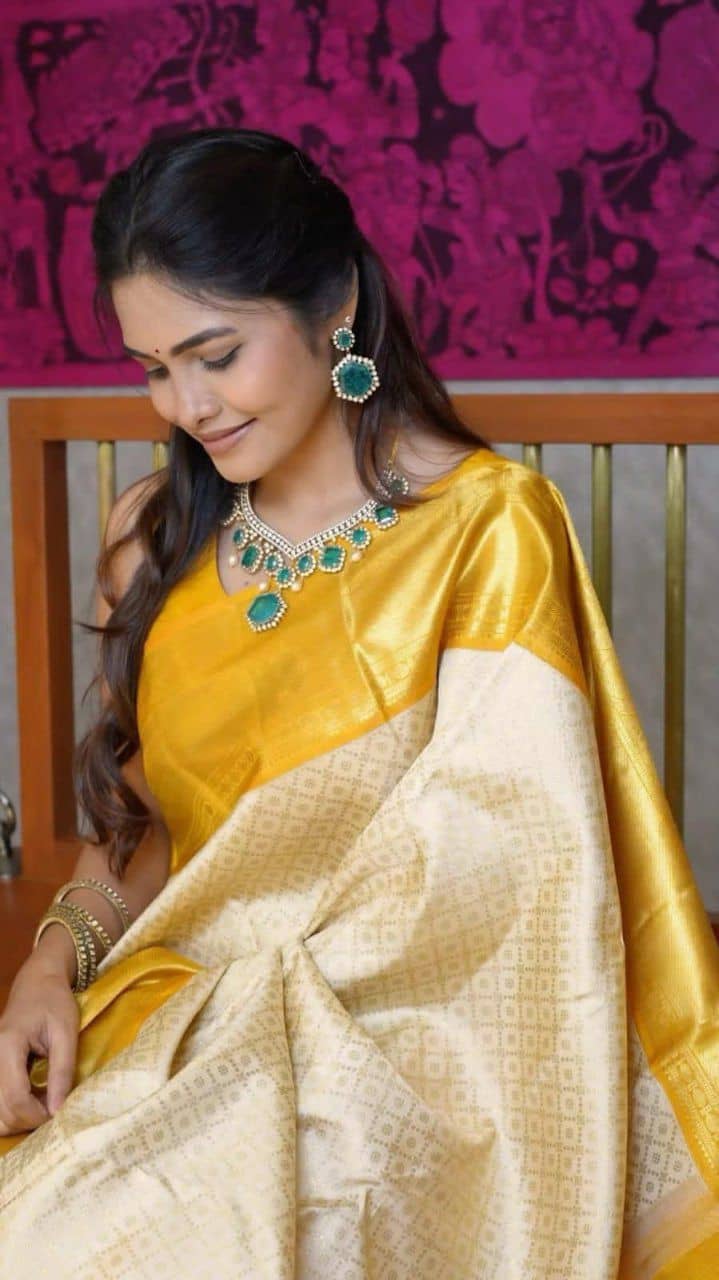 fab woven Art Silk Woven Design Banarasi saree With Unstitched Blouse Piece ( White ) - Sarees | Buy online on ZillyBuy