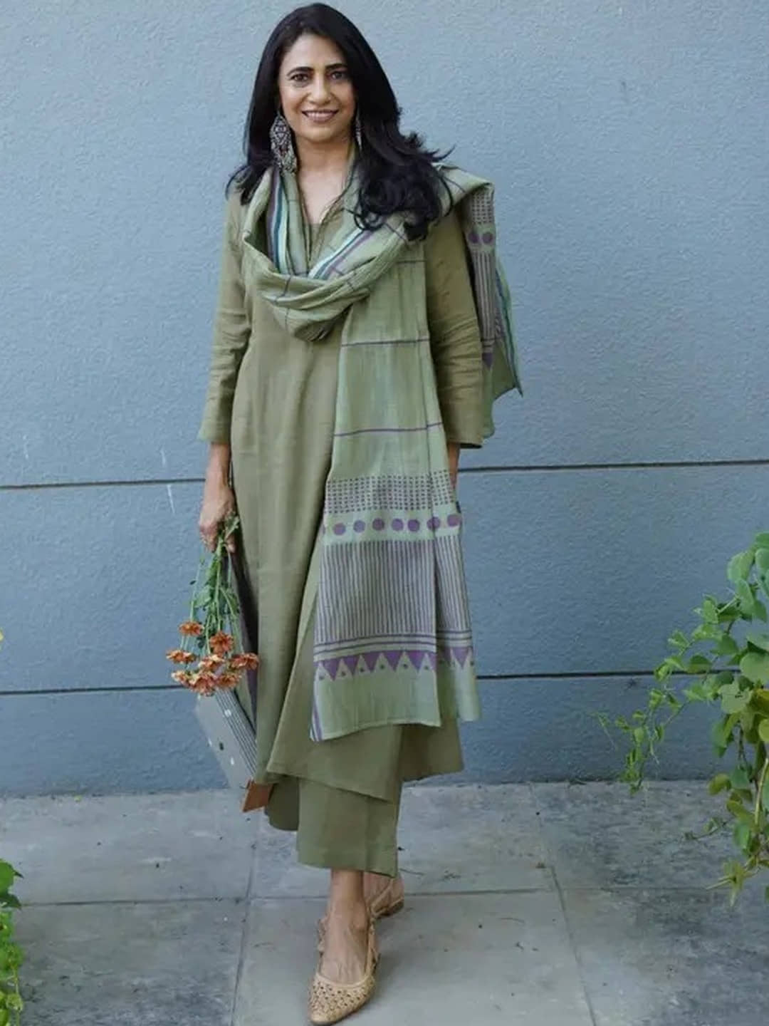 Lee Moda Women Rayon Solid A-line Kurti With Pants ( Green )