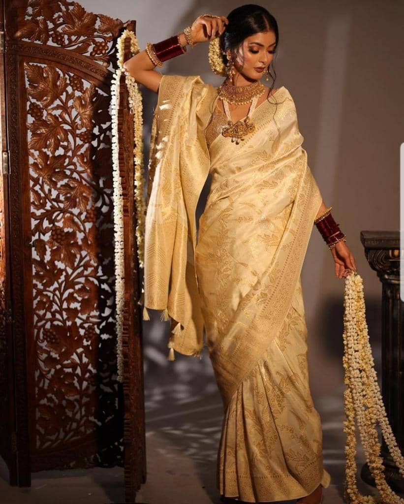 fab woven Art Silk Woven Design Banarasi saree With Unstitched Blouse Piece ( Off White ) - Sarees | Buy online on ZillyBuy