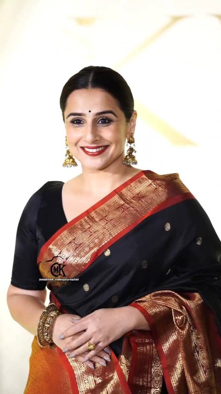 fab woven Art Silk Woven Kanjeevaram Sarees With Unstitched Blouse Piece ( Black ) - Sarees | Buy online on ZillyBuy