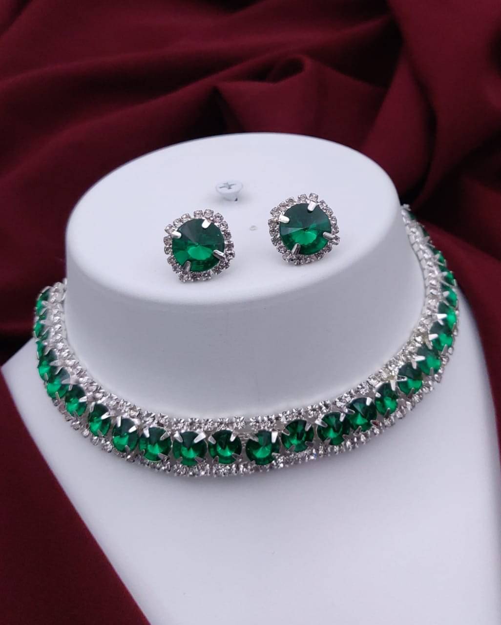     			Generic Green Alloy Necklace Set ( Pack of 1 )