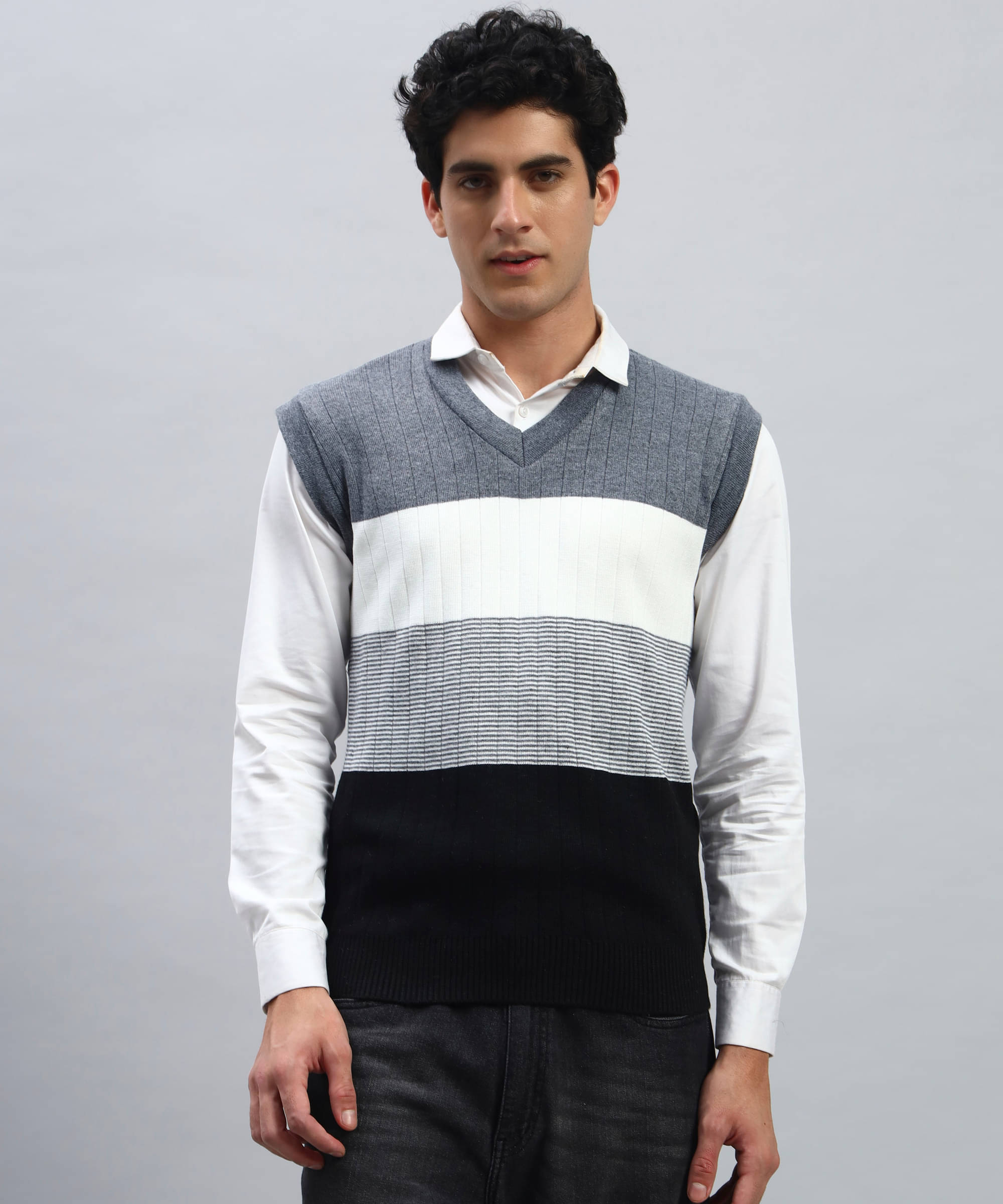 HELL BOUND Woollen Blend V-Neck Men's Sleeveless Pullover Sweater - Grey ( Pack of 1 ) HELL BOUND Woollen Blend V-Neck Men's Sleeveless Pullover Sweater - Grey ( Pack of 1 )