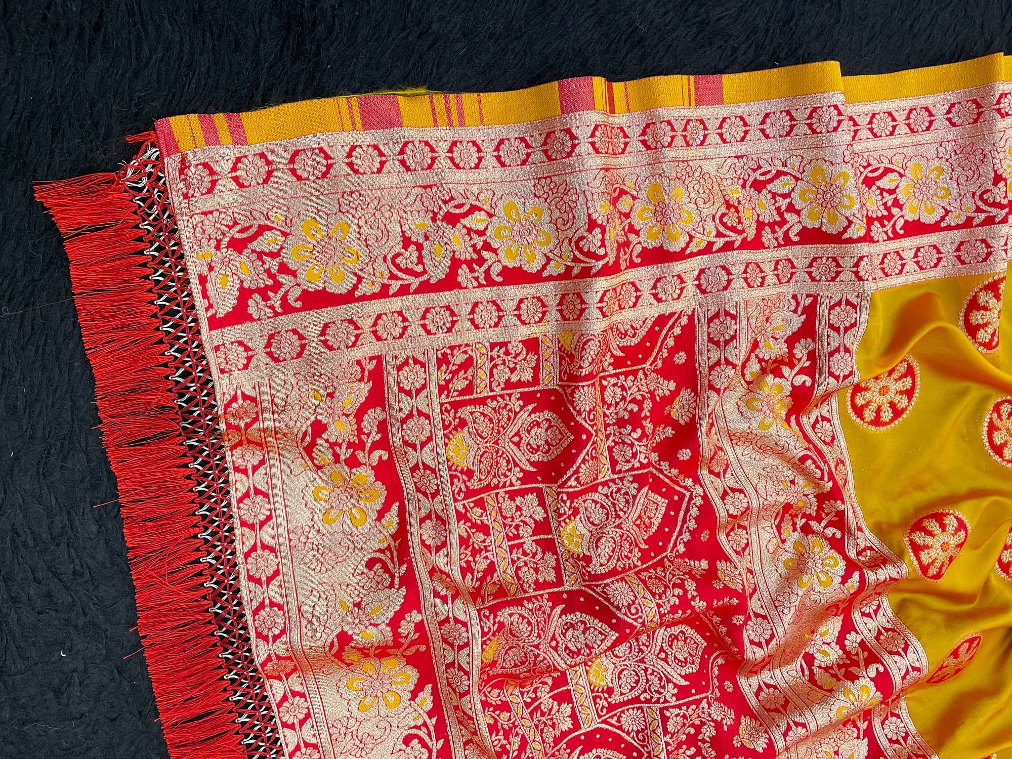 KV Fashion Art Silk Printed Regular Saree With Unstitched Blouse Piece ( Yellow ) KV Fashion Art Silk Printed Regular Saree With Unstitched Blouse Piece ( Yellow )