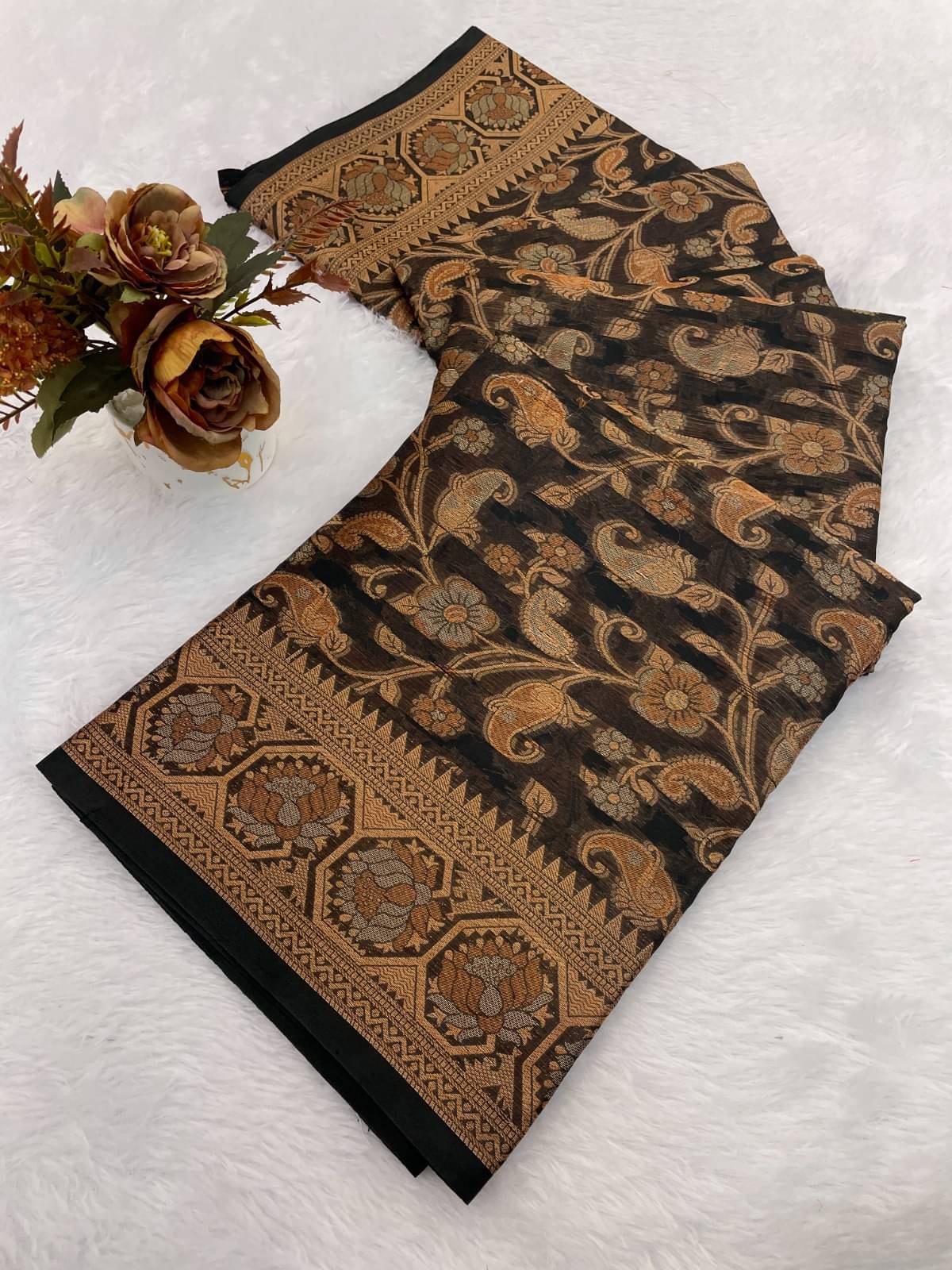 KV Fashion Organza Printed Regular Saree With Unstitched Blouse Piece ( Black ) KV Fashion Organza Printed Regular Saree With Unstitched Blouse Piece ( Black )