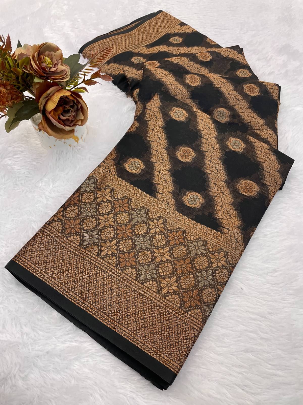 KV Fashion Organza Printed Regular Saree With Unstitched Blouse Piece ( Black ) KV Fashion Organza Printed Regular Saree With Unstitched Blouse Piece ( Black )