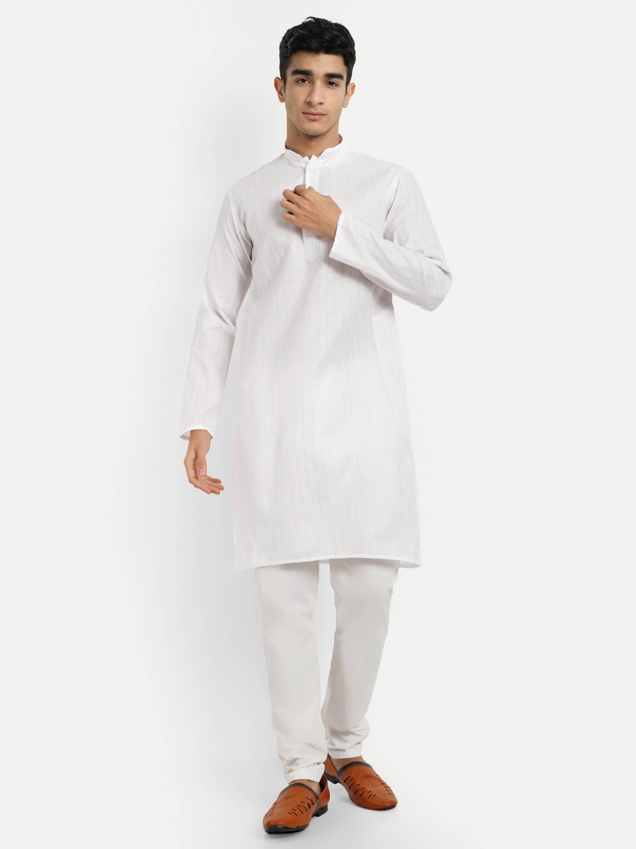 LEIPZIG FASHION White Cotton Blend Men's Regular Kurta ( Pack of 1 ) LEIPZIG FASHION White Cotton Blend Men's Regular Kurta ( Pack of 1 )