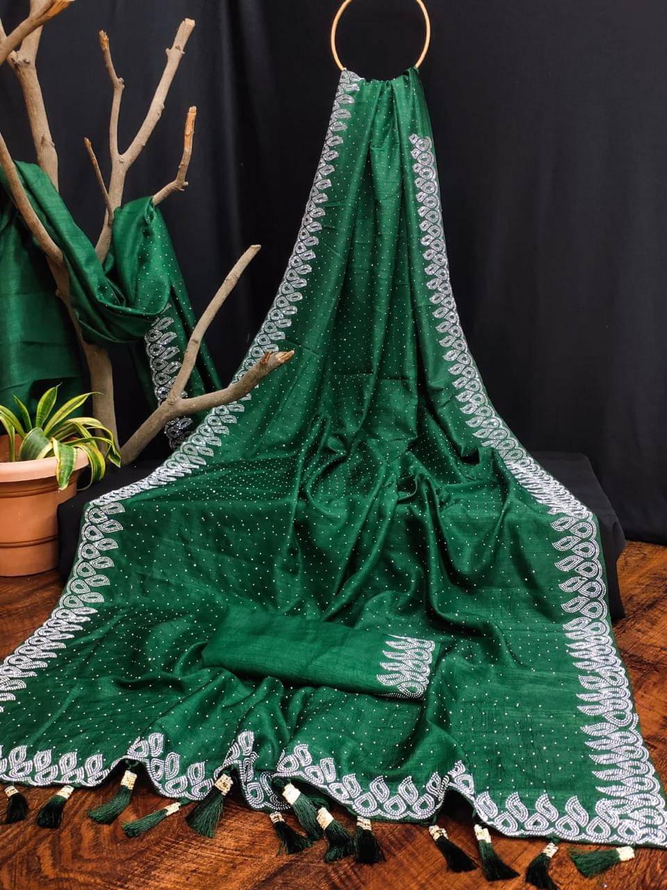 Maa Trade Georgette Embroidered Regular Saree With Unstitched Blouse Piece ( Green ) Maa Trade Georgette Embroidered Regular Saree With Unstitched Blouse Piece ( Green )