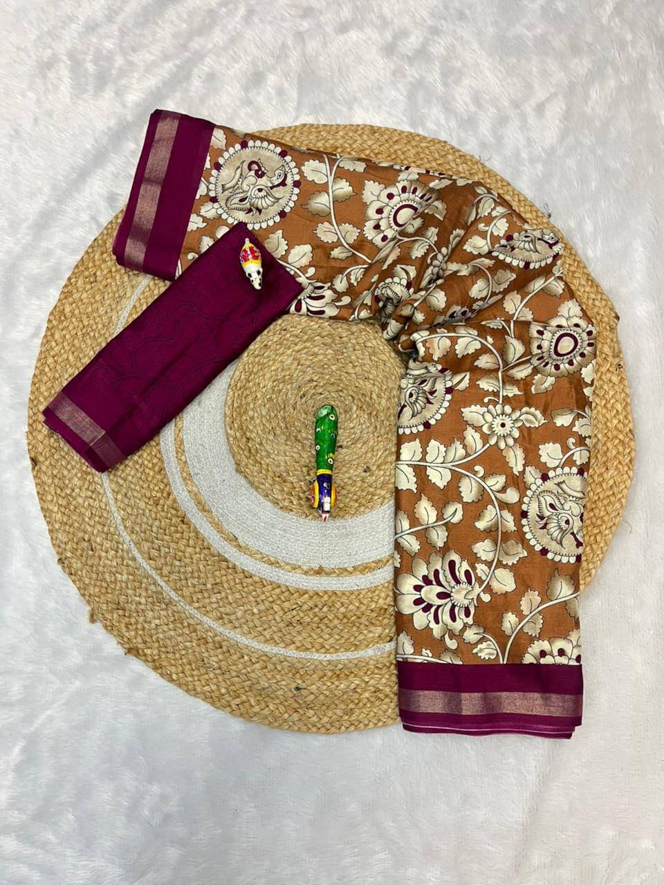SHIRODHARI Cotton Blend Printed Sambalpuri Saree With Unstitched Blouse Piece ( Brown ) SHIRODHARI Cotton Blend Printed Sambalpuri Saree With Unstitched Blouse Piece ( Brown )