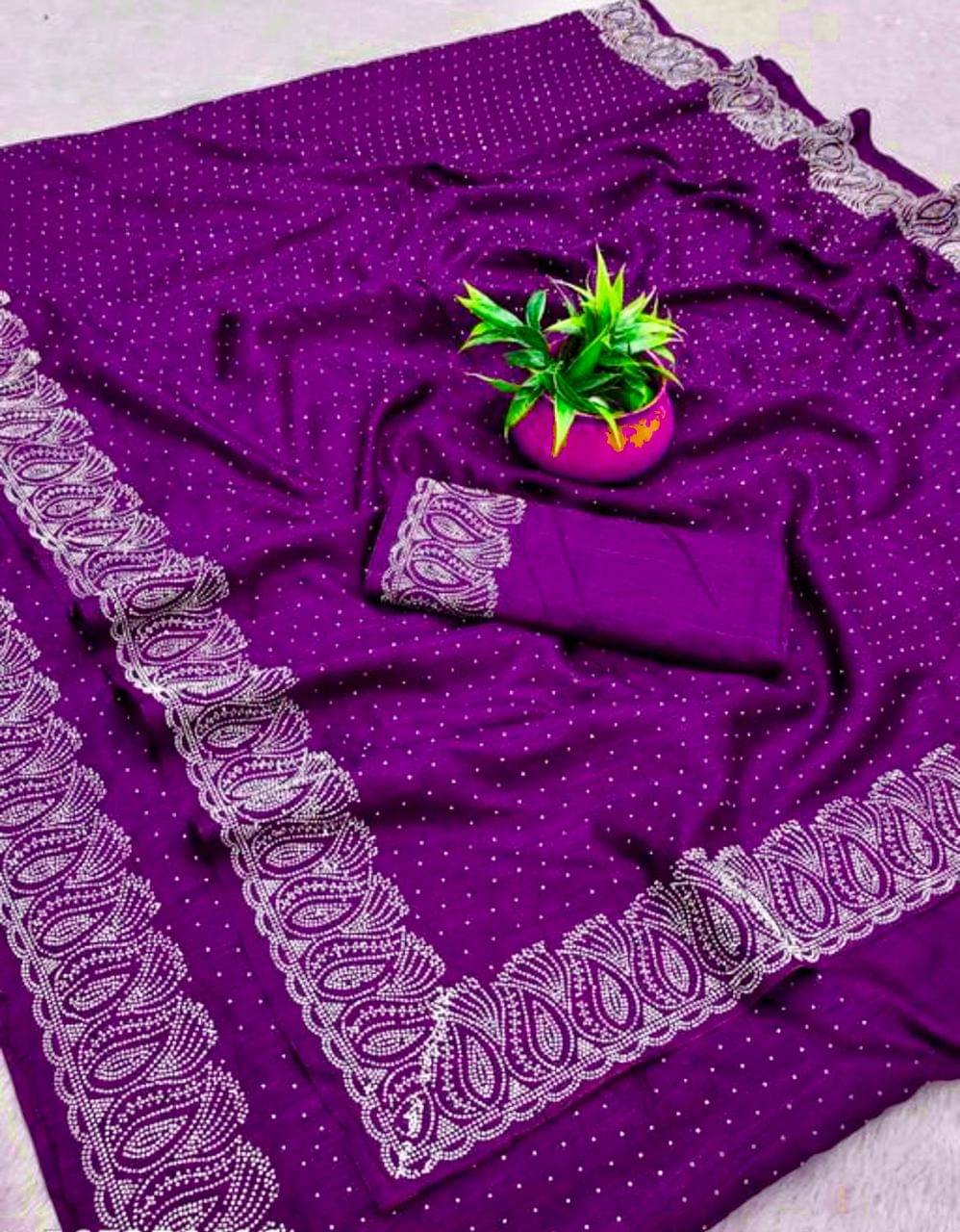 Vala trade Georgette Embroidered Regular Saree With Unstitched Blouse Piece ( Wine ) Vala trade Georgette Embroidered Regular Saree With Unstitched Blouse Piece ( Wine )
