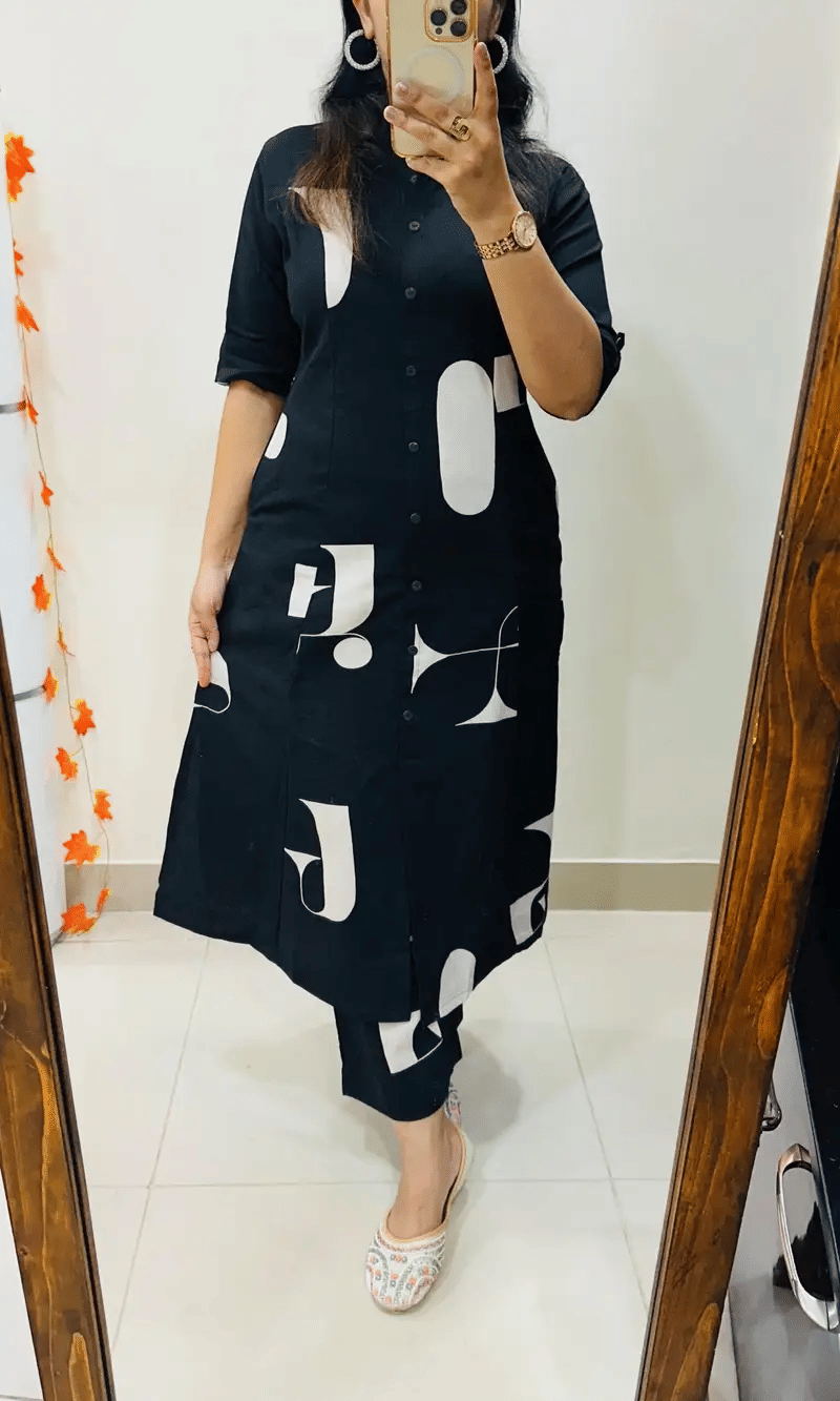YAGNIK FASHION Women Rayon Printed A-line Kurti With Palazzo ( Black )