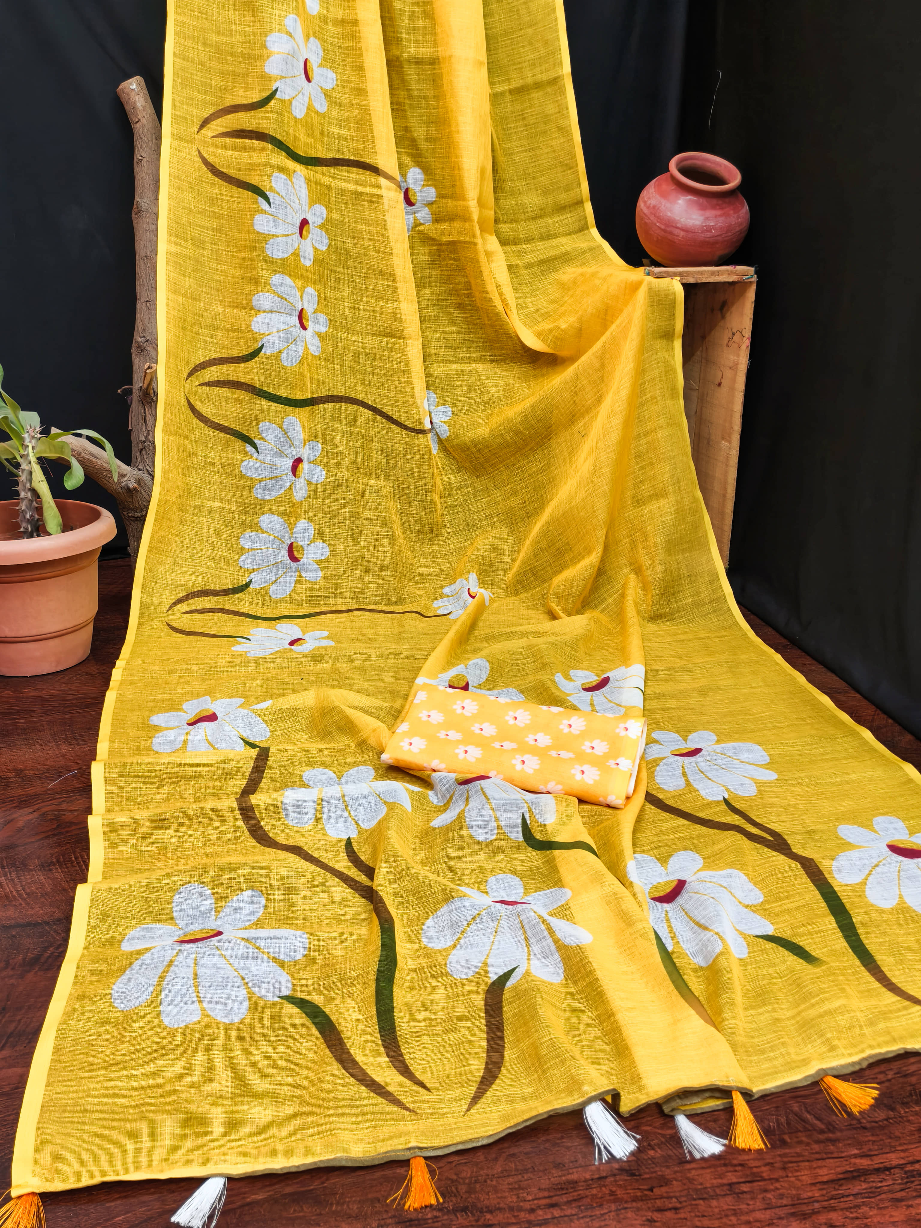 Kashvi Sarees Cotton Blend Printed Regular Saree With Unstitched Blouse Piece ( Orange ) - Sarees | Buy online on ZillyBuy