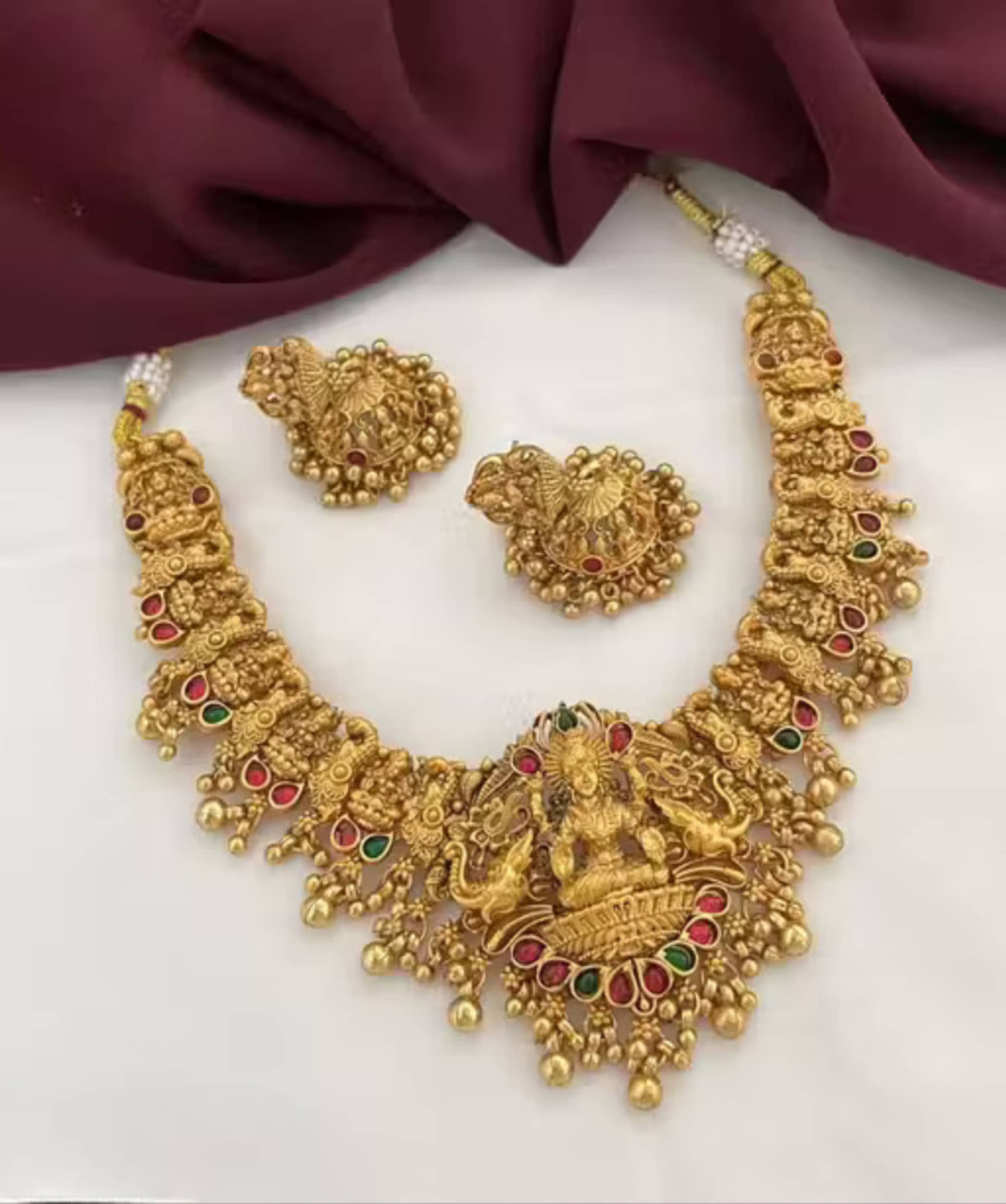 ROFARWORD Gold Brass Necklace Set ( Pack of 1 )