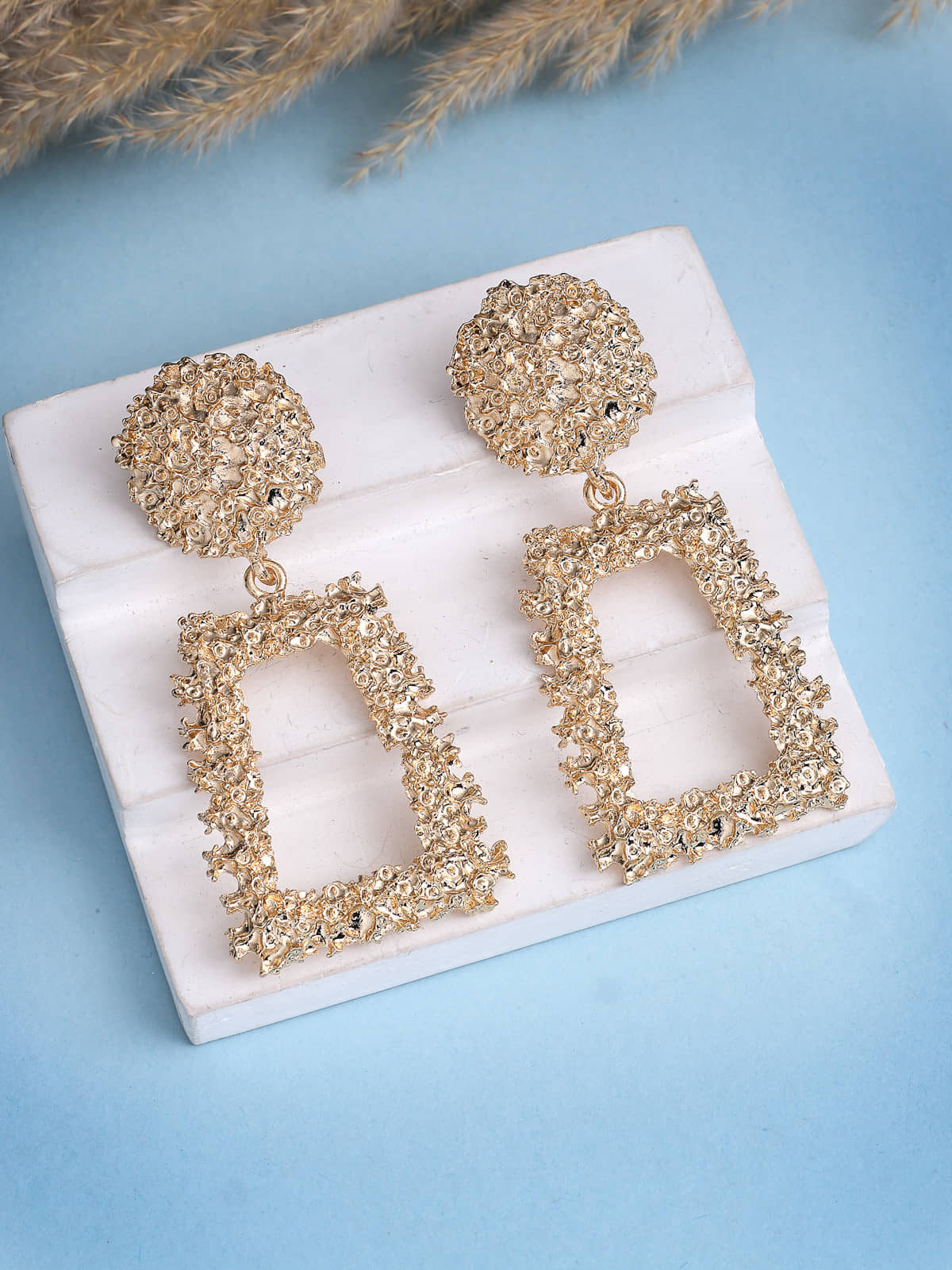 Scintillare by Sukkhi Golden Danglers Earrings ( Pack of 1 ) - Earrings | Buy online on ZillyBuy