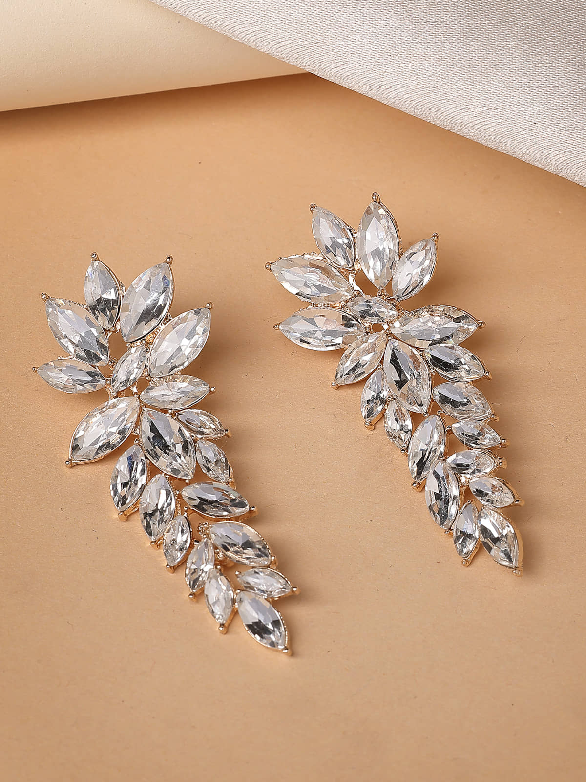 Scintillare by Sukkhi White Danglers Earrings ( Pack of 1 ) - Earrings | Buy online on ZillyBuy