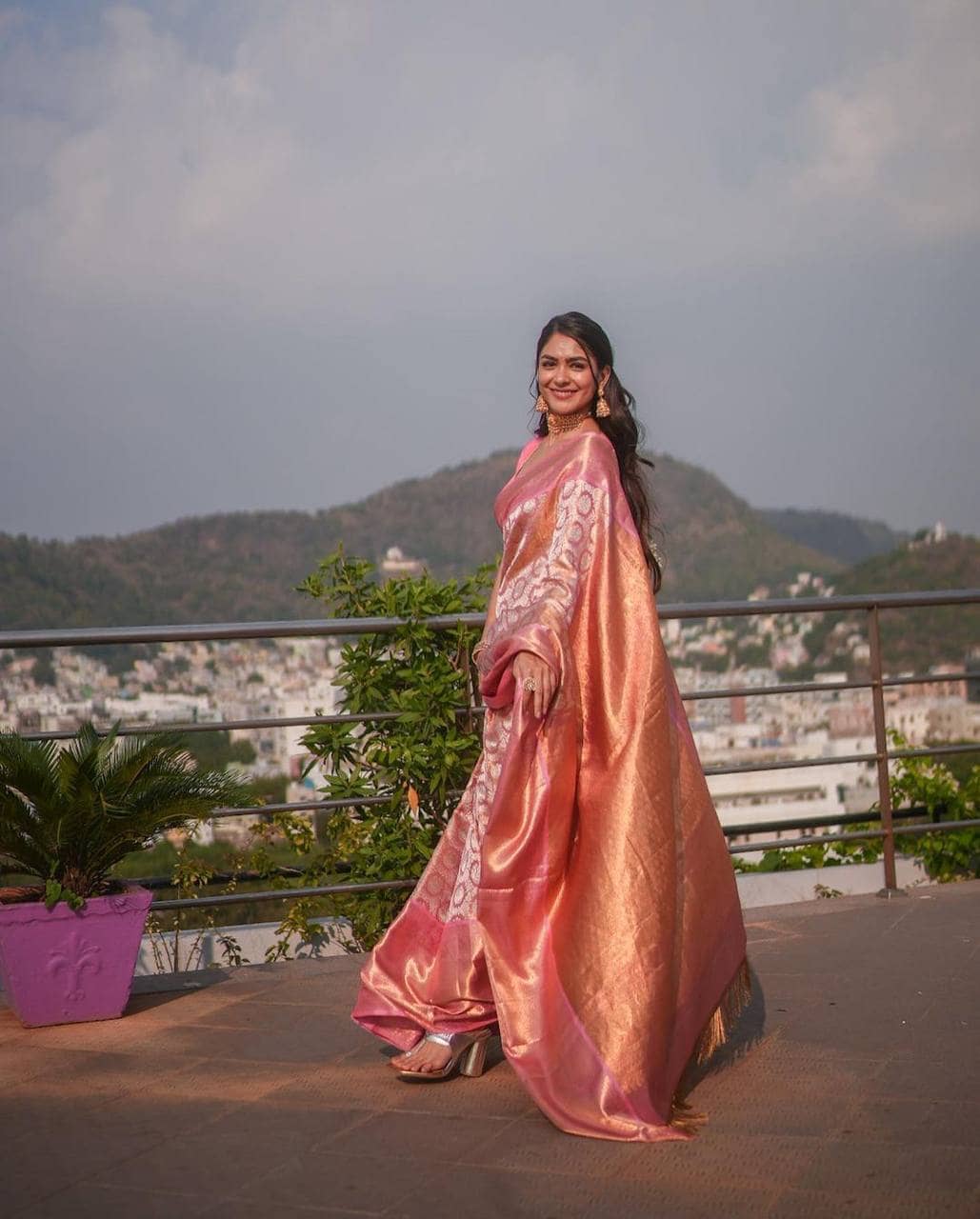 fab woven Art Silk Woven Design Banarasi saree With Unstitched Blouse Piece ( Pink ) - Sarees | Buy online on ZillyBuy