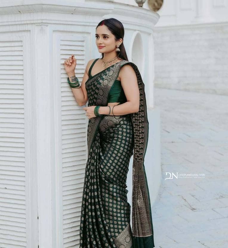 fab woven Art Silk Embroidered Banarasi saree With Unstitched Blouse Piece ( Green ) - Sarees | Buy online on ZillyBuy