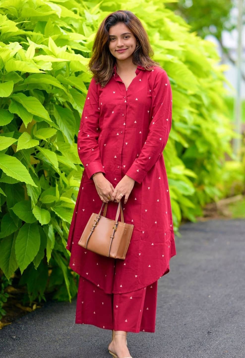 YAGNIK FASHION Women Rayon Self Design A-line Kurti With Palazzo ( Maroon )