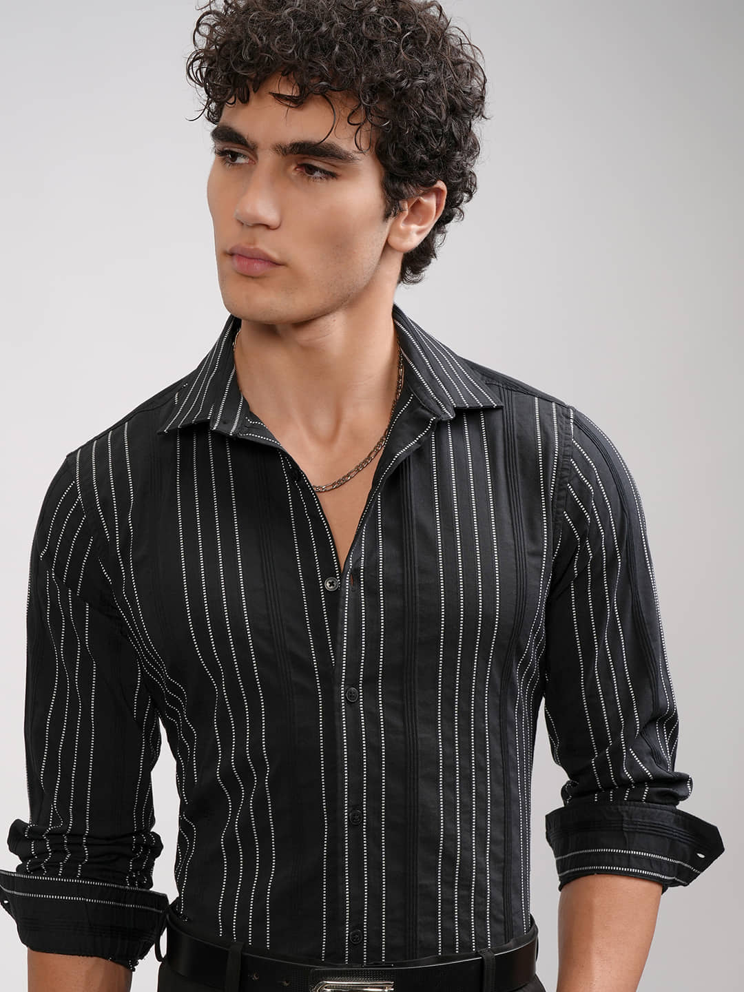 Highlander Cotton Blend Slim Fit Striped Full Sleeves Men's Casual Shirt - Black ( Pack of 1 )