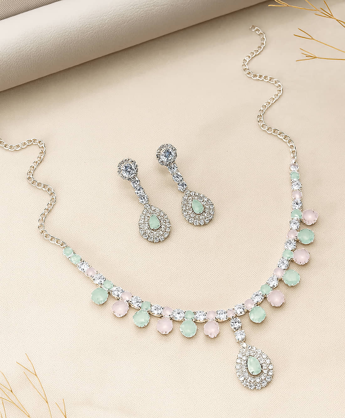 shankhraj mall Green Metal Necklace Set ( Pack of 1 )