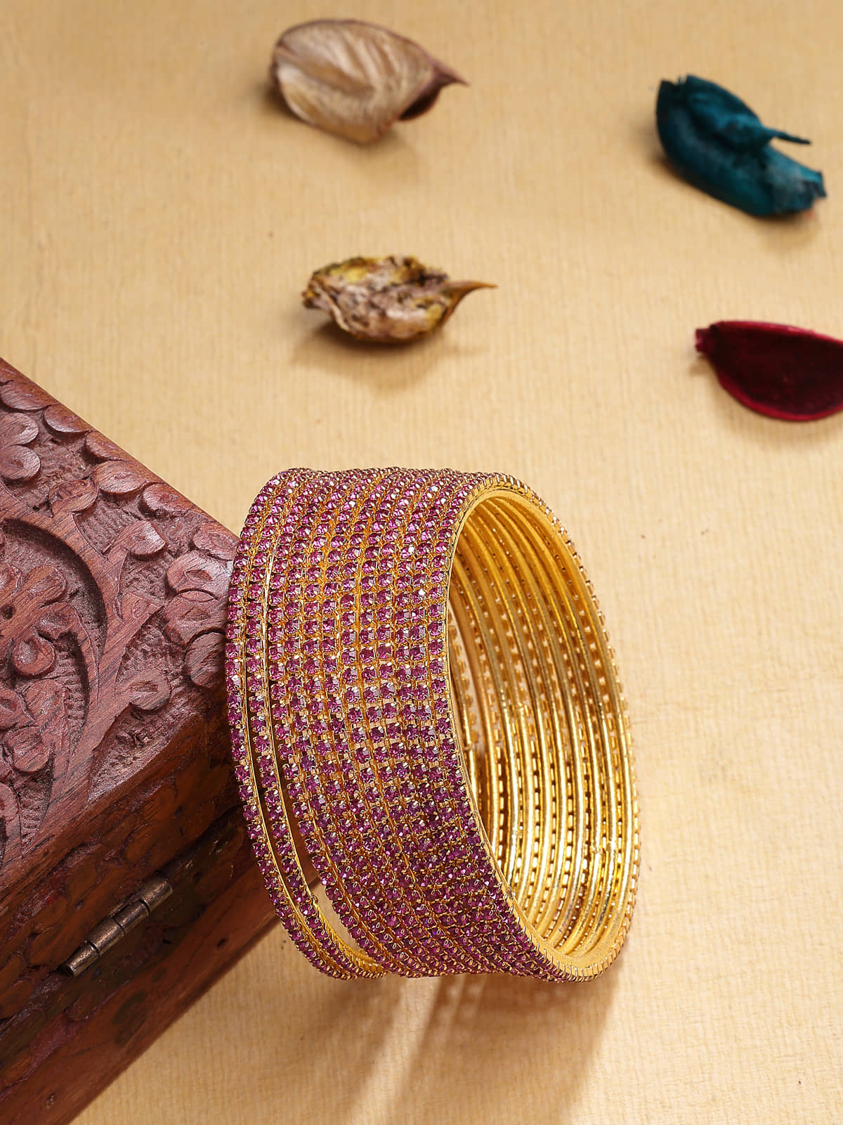 Sukkhi Red Bangle Set ( Pack of 1 ) - Bangles & Bracelets | Buy online on ZillyBuy