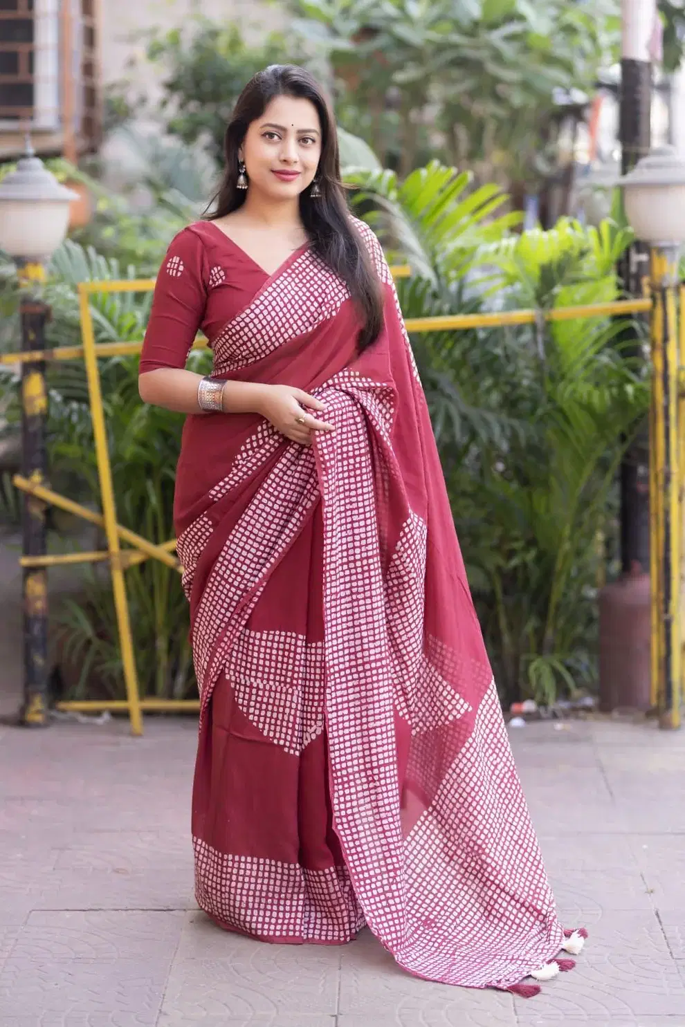 Bhuwal Fashion Linen Printed Bandhani Sarees With Unstitched Blouse Piece ( Blue ) - Sarees | Buy online on ZillyBuy
