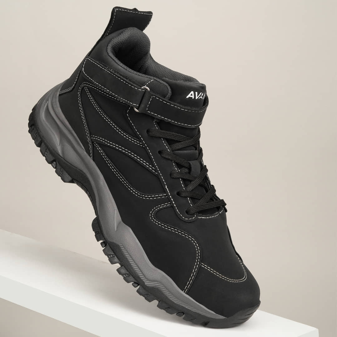 Avant Thar Black Hiking Shoes