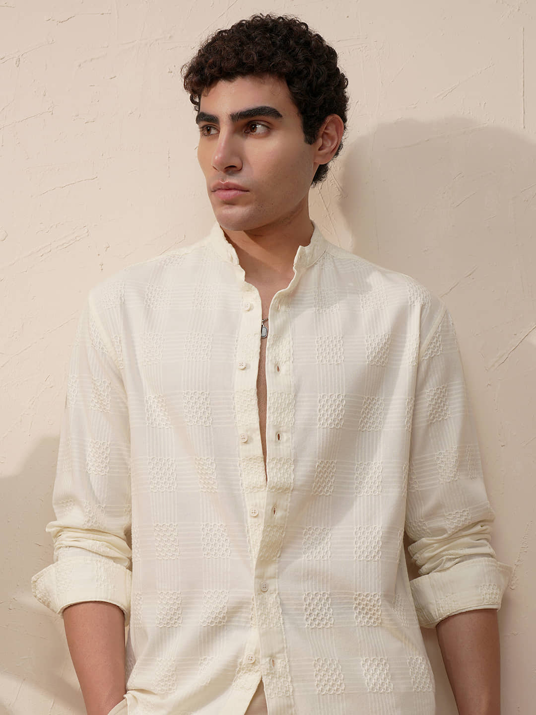 Highlander 100% Cotton Relaxed Fit Self Design Full Sleeves Men's Casual Shirt - White ( Pack of 1 )