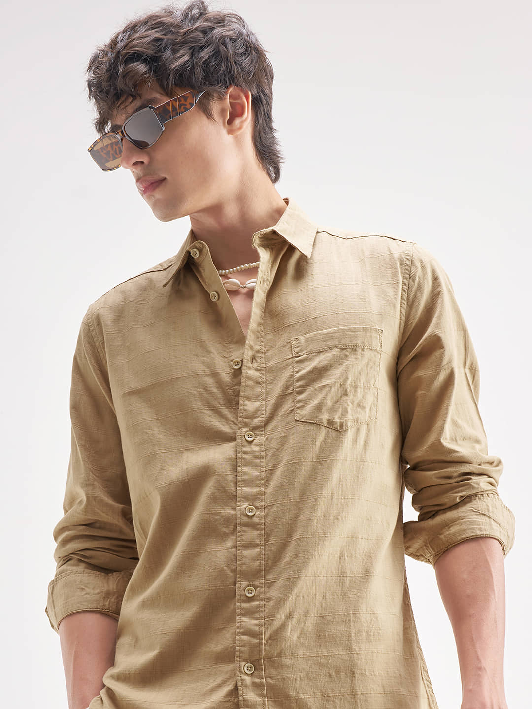 Highlander 100% Cotton Slim Fit Solids Full Sleeves Men's Casual Shirt - Beige ( Pack of 1 )