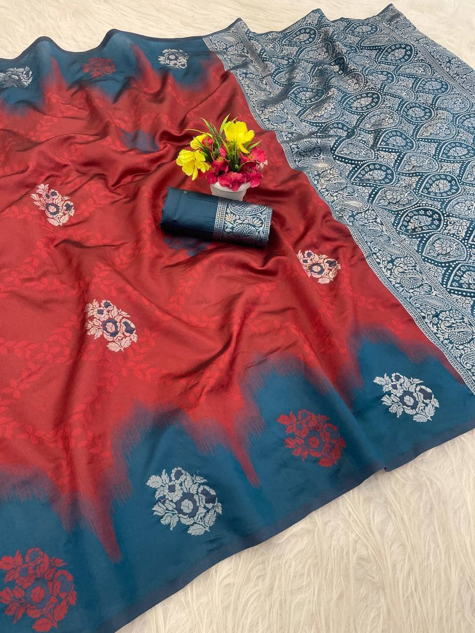 fab woven Art Silk Woven Design Banarasi saree With Unstitched Blouse Piece ( Red ) - Sarees | Buy online on ZillyBuy