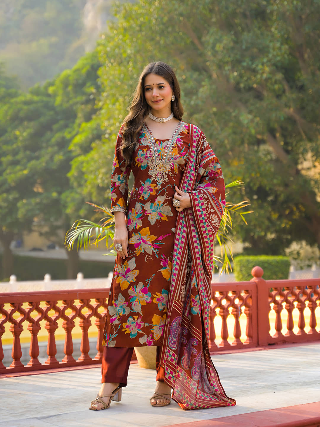 Vaamsi Women Viscose Self Design Straight Kurti With Pants ( Brown )